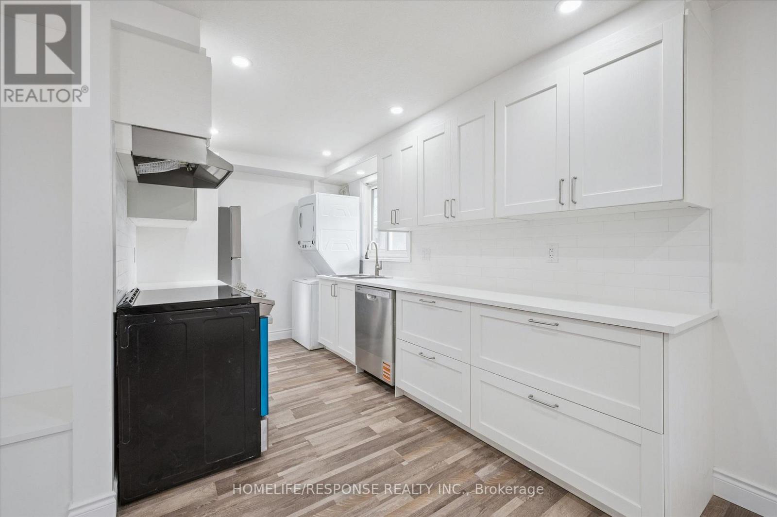 Upper - 118 Selkirk Drive, Kitchener, Ontario  N2E 1M4 - Photo 7 - X12953260