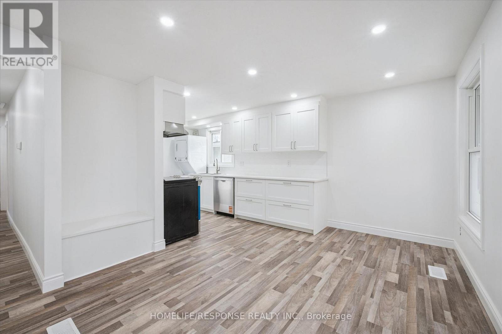 Upper - 118 Selkirk Drive, Kitchener, Ontario  N2E 1M4 - Photo 8 - X12953260