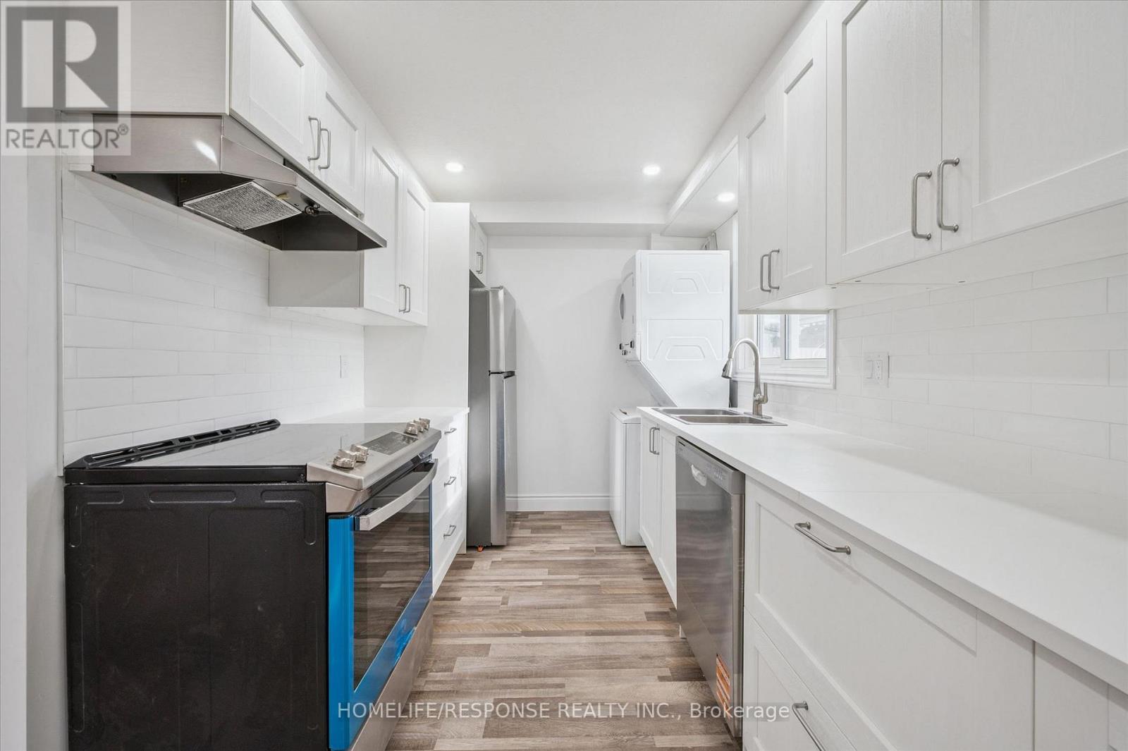 Upper - 118 Selkirk Drive, Kitchener, Ontario  N2E 1M4 - Photo 10 - X12953260