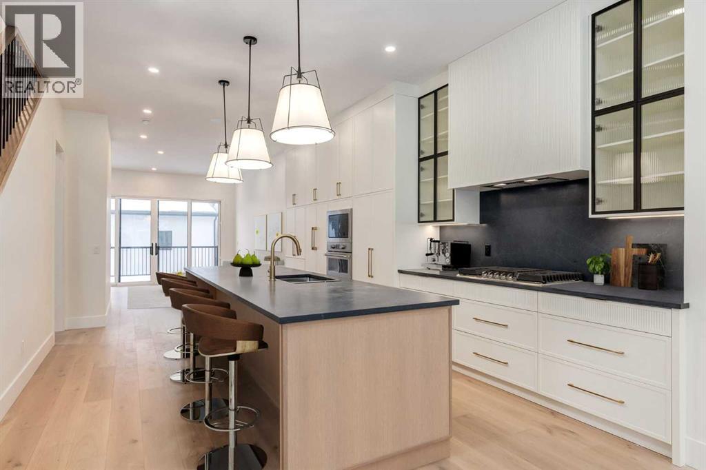 631 28 Avenue Nw, Calgary, Alberta  T2M 2L2 - Photo 3 - A2276819