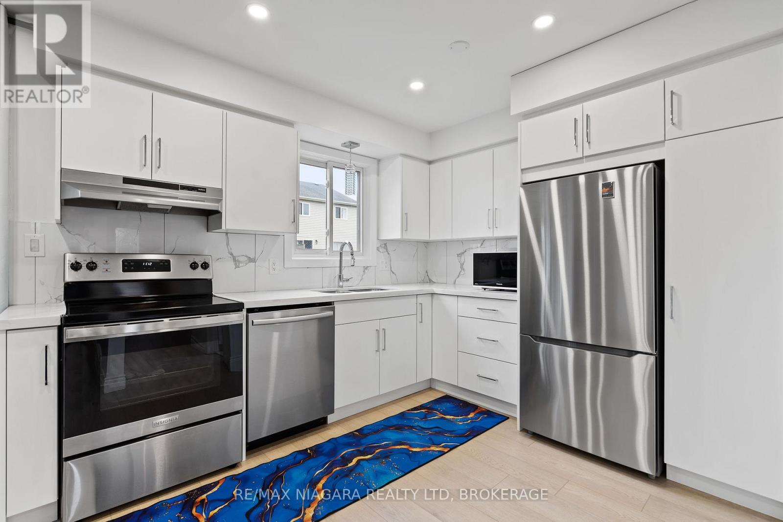 93 Stoney Brook Crescent, St. Catharines, Ontario  L2S 3R9 - Photo 10 - X12956226