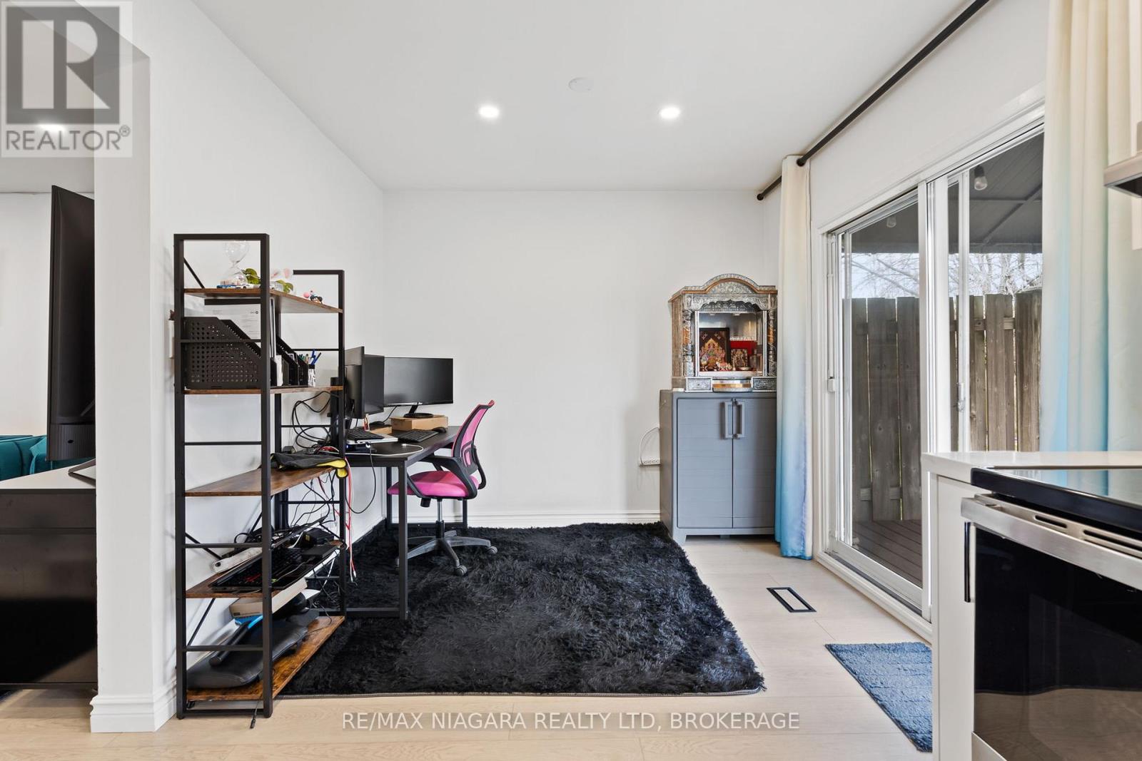 93 Stoney Brook Crescent, St. Catharines, Ontario  L2S 3R9 - Photo 12 - X12956226