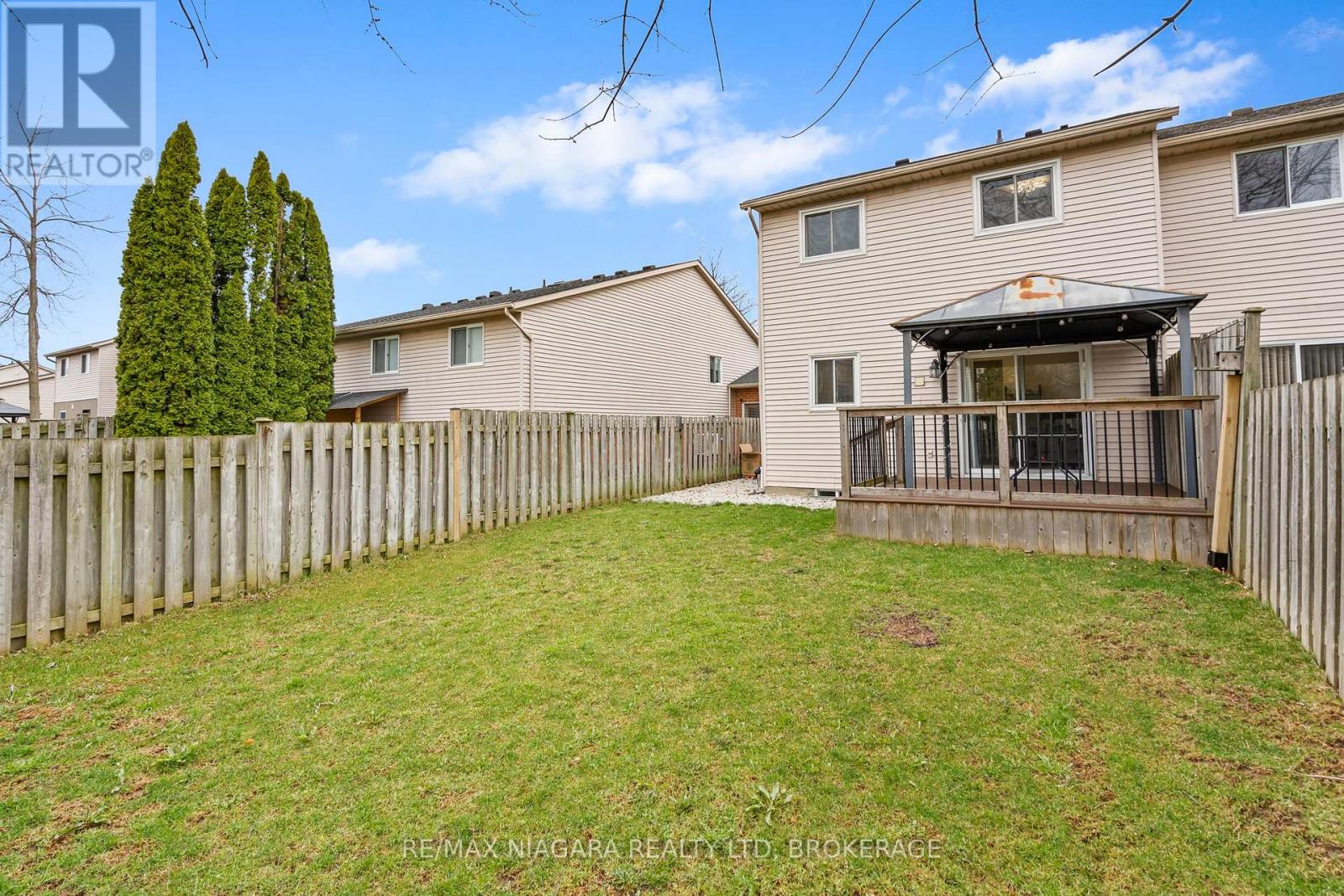 93 Stoney Brook Crescent, St. Catharines, Ontario  L2S 3R9 - Photo 28 - X12956226