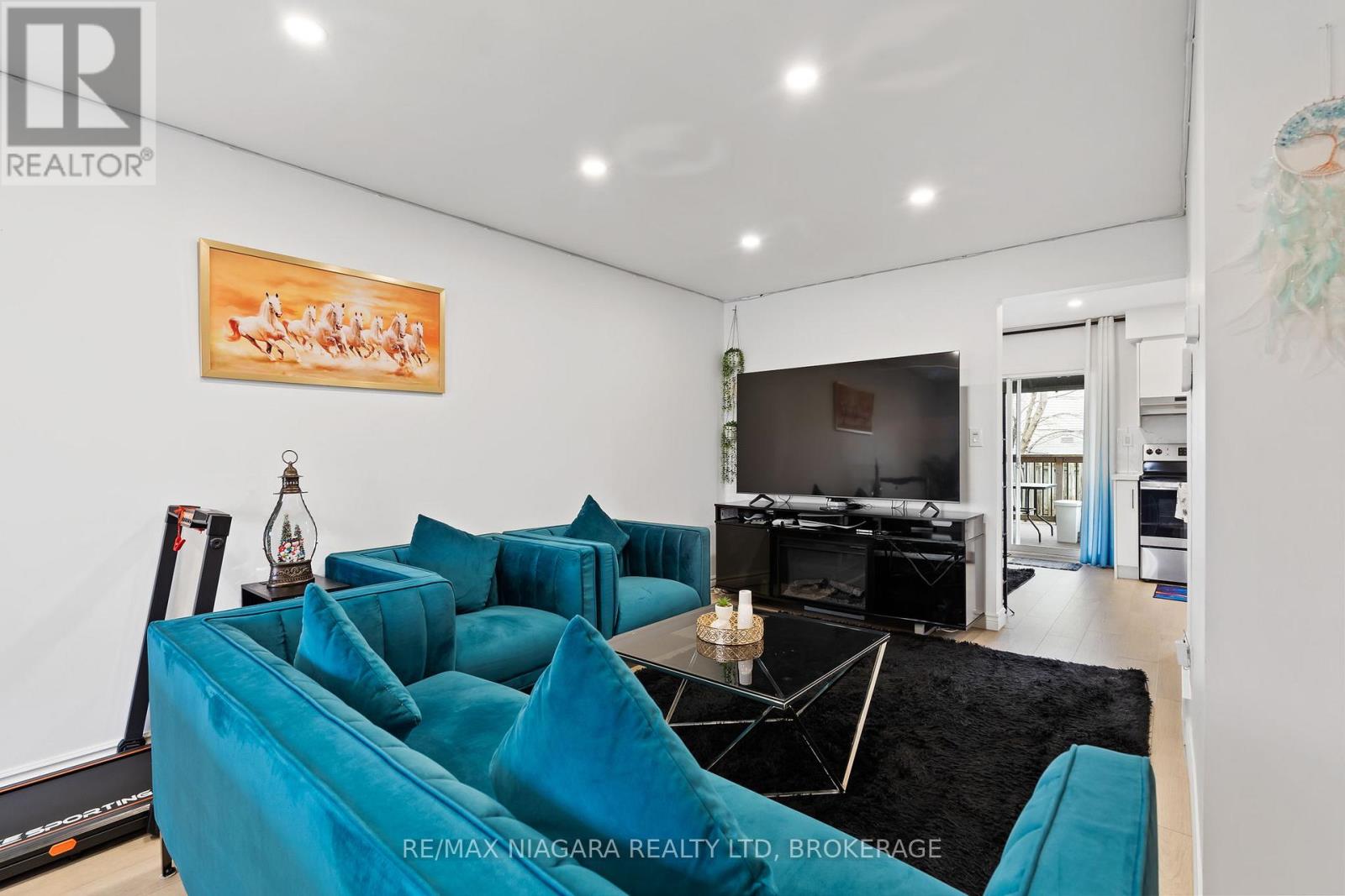 93 Stoney Brook Crescent, St. Catharines, Ontario  L2S 3R9 - Photo 6 - X12956226