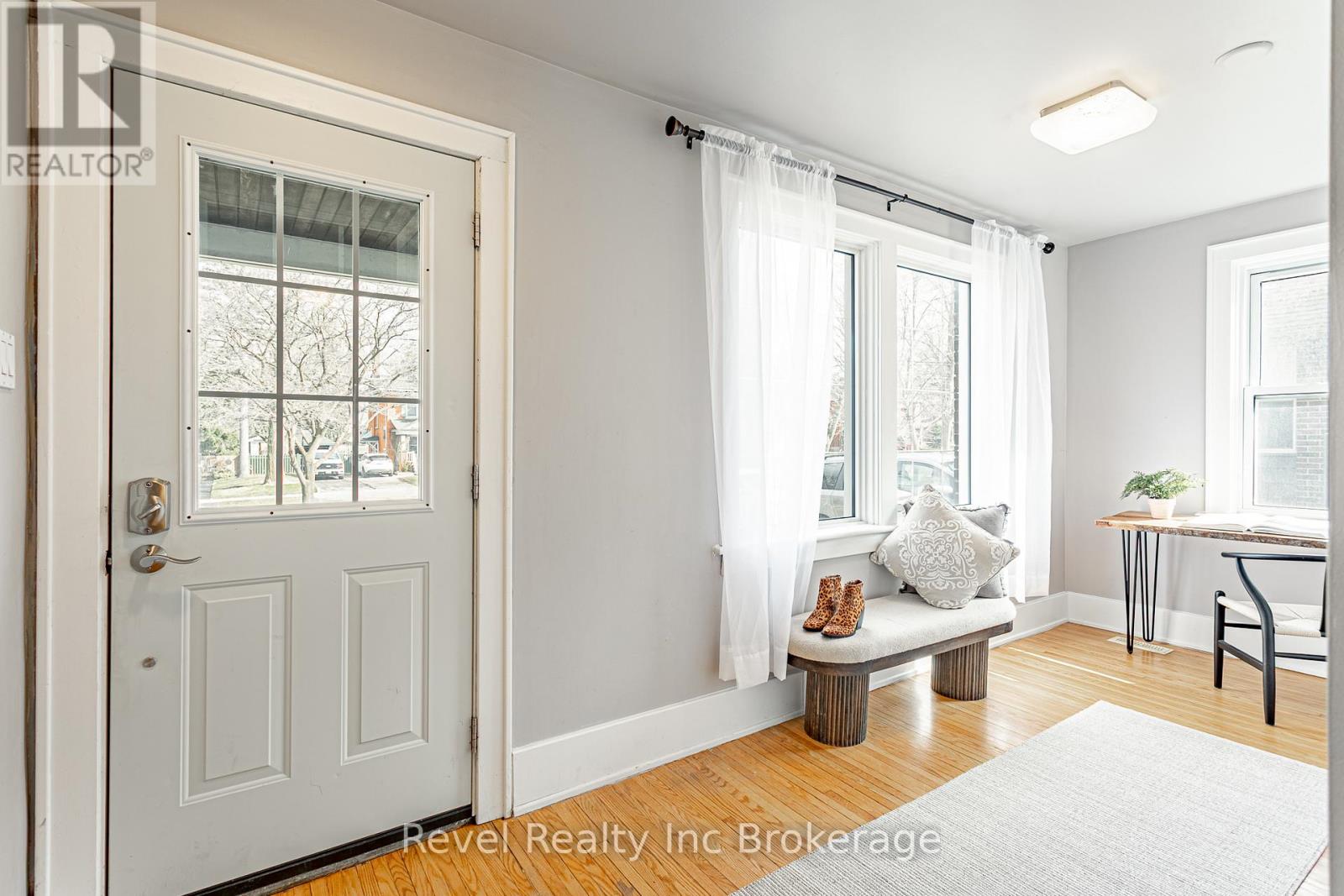 290 Ingersoll Avenue, Woodstock, Ontario  N4S 4W9 - Photo 4 - X12956240