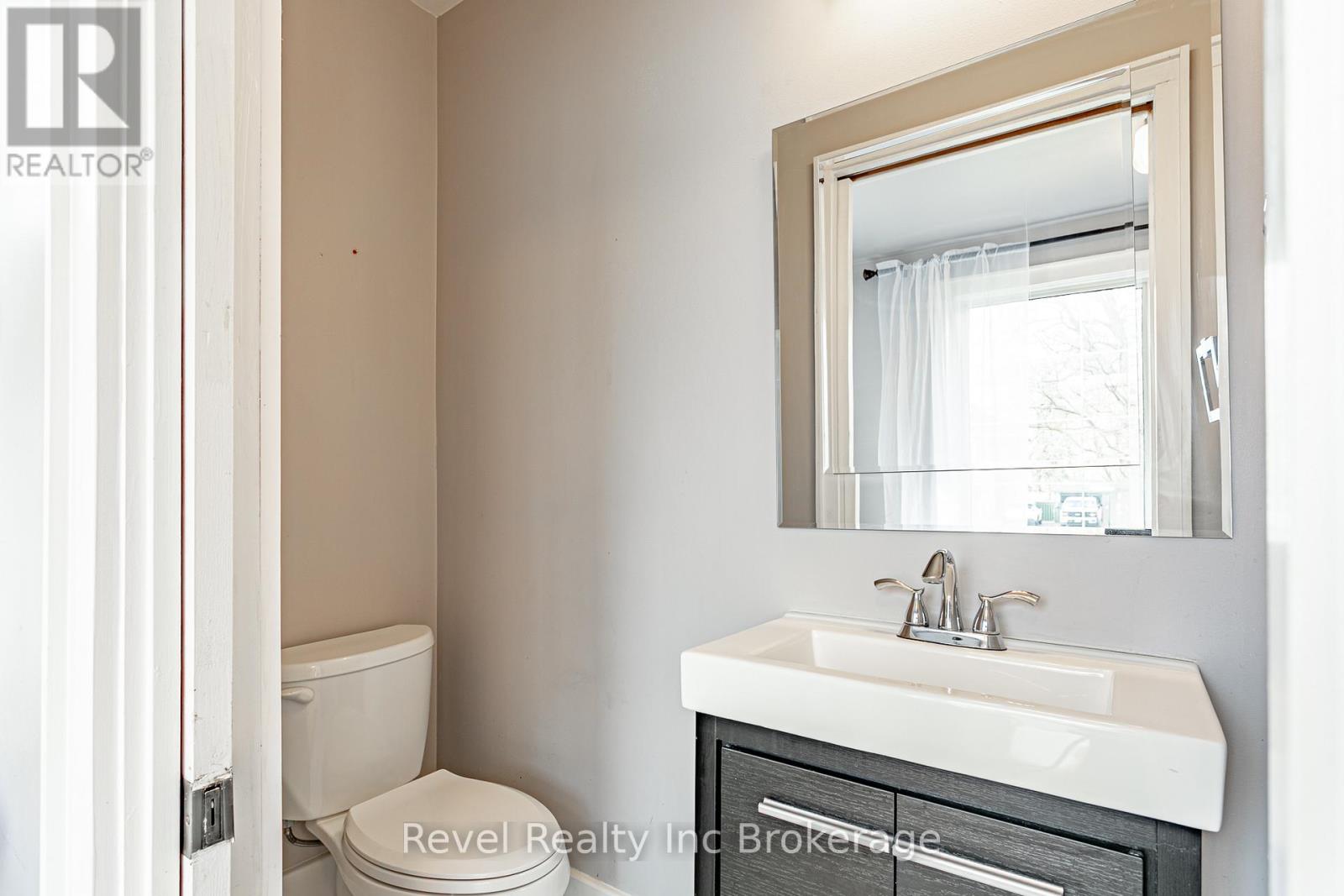 290 Ingersoll Avenue, Woodstock, Ontario  N4S 4W9 - Photo 6 - X12956240