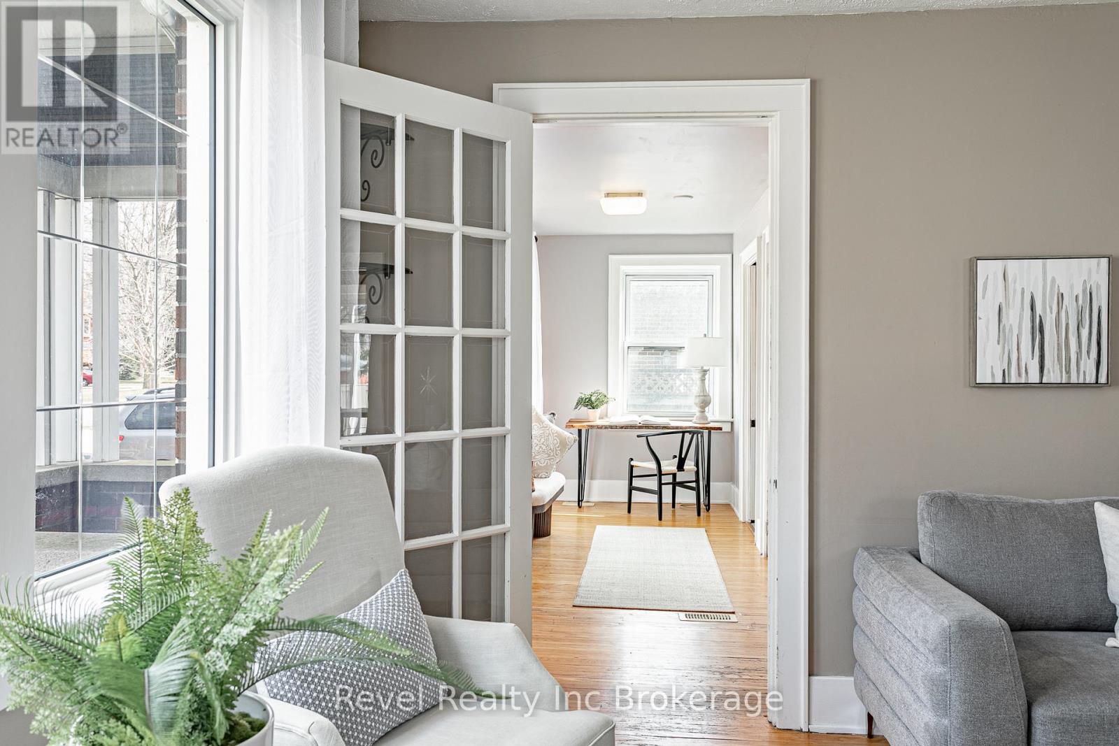 290 Ingersoll Avenue, Woodstock, Ontario  N4S 4W9 - Photo 8 - X12956240