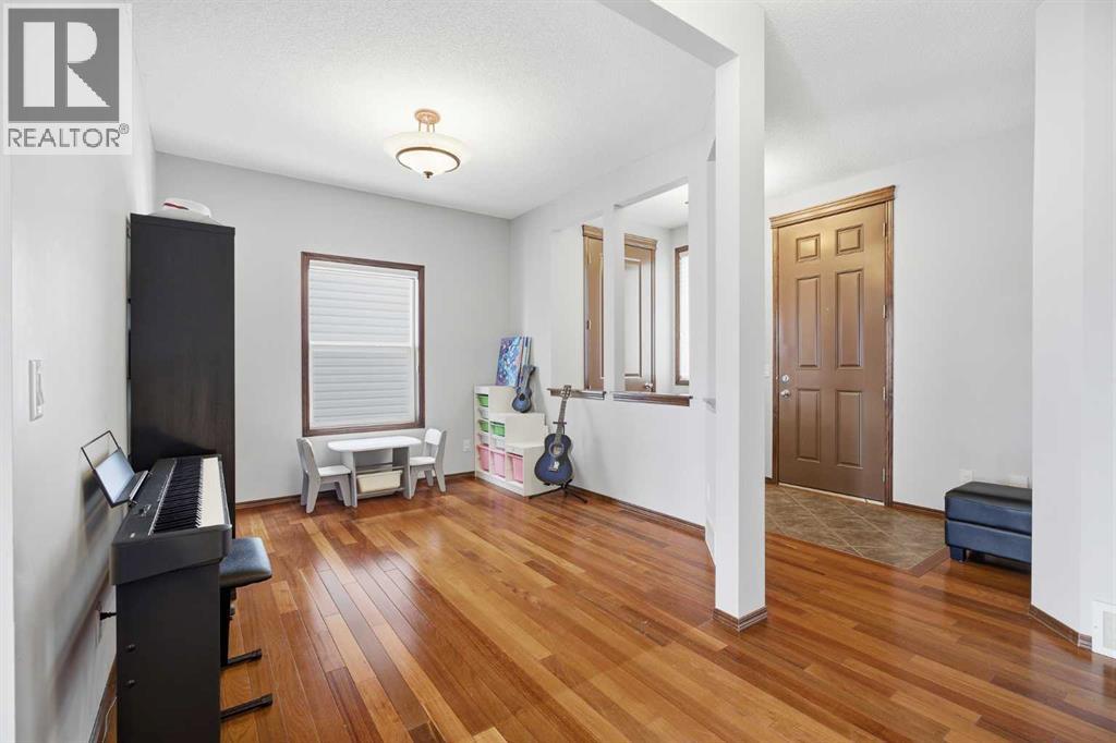 126 Pantego Way NW, Calgary, Alberta  T3K 0K6 - Photo 13 - A2298884