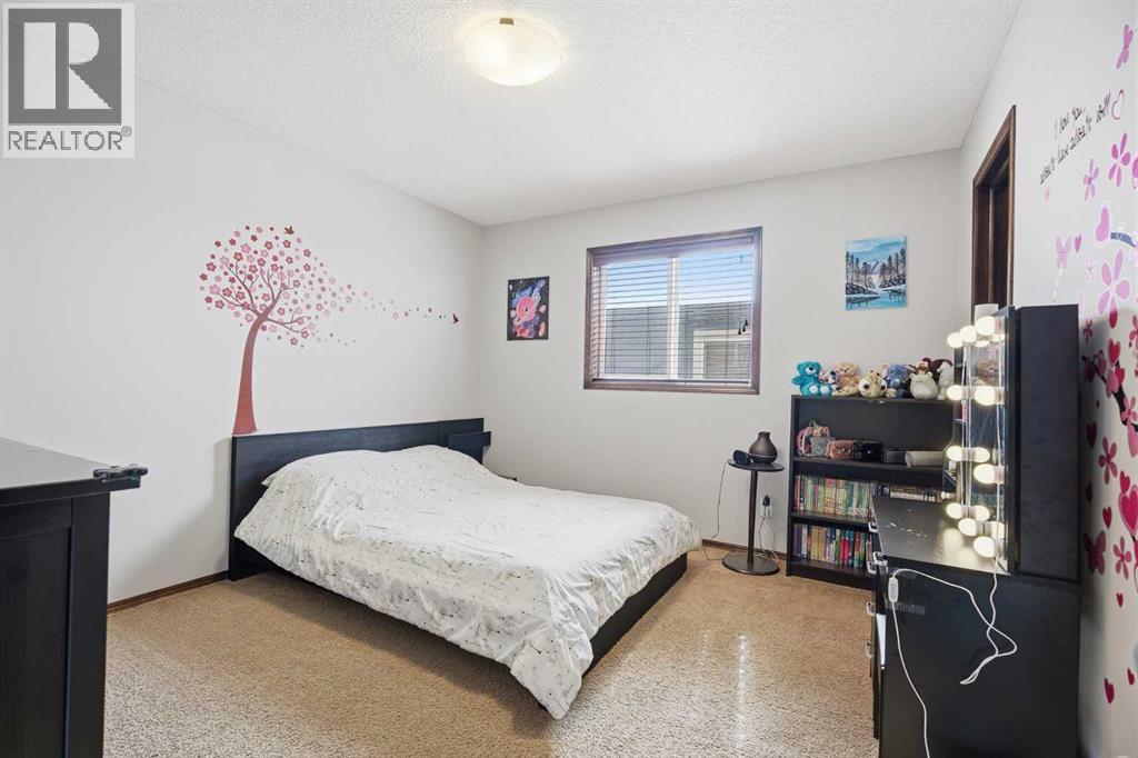 126 Pantego Way NW, Calgary, Alberta  T3K 0K6 - Photo 32 - A2298884