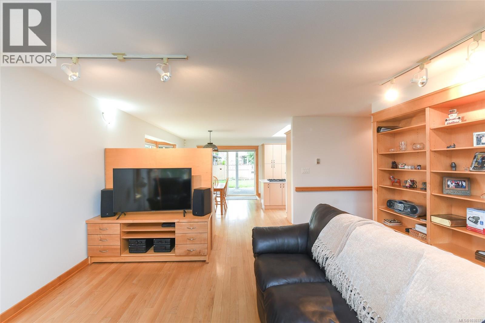 555 Haida St, Comox, British Columbia V9M 4A7 - Photo 7 - 1030378