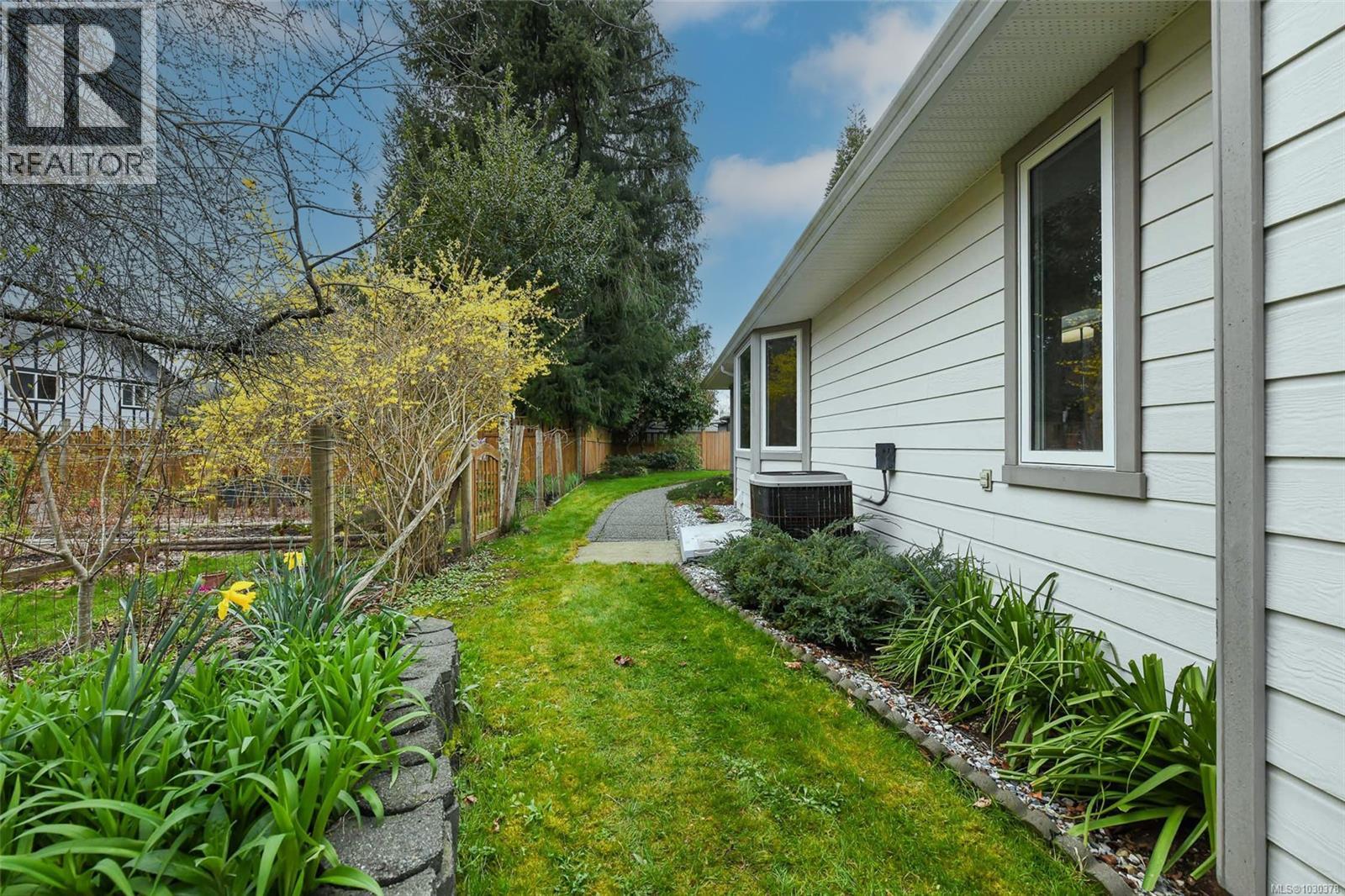 555 Haida St, Comox, British Columbia V9M 4A7 - Photo 24 - 1030378