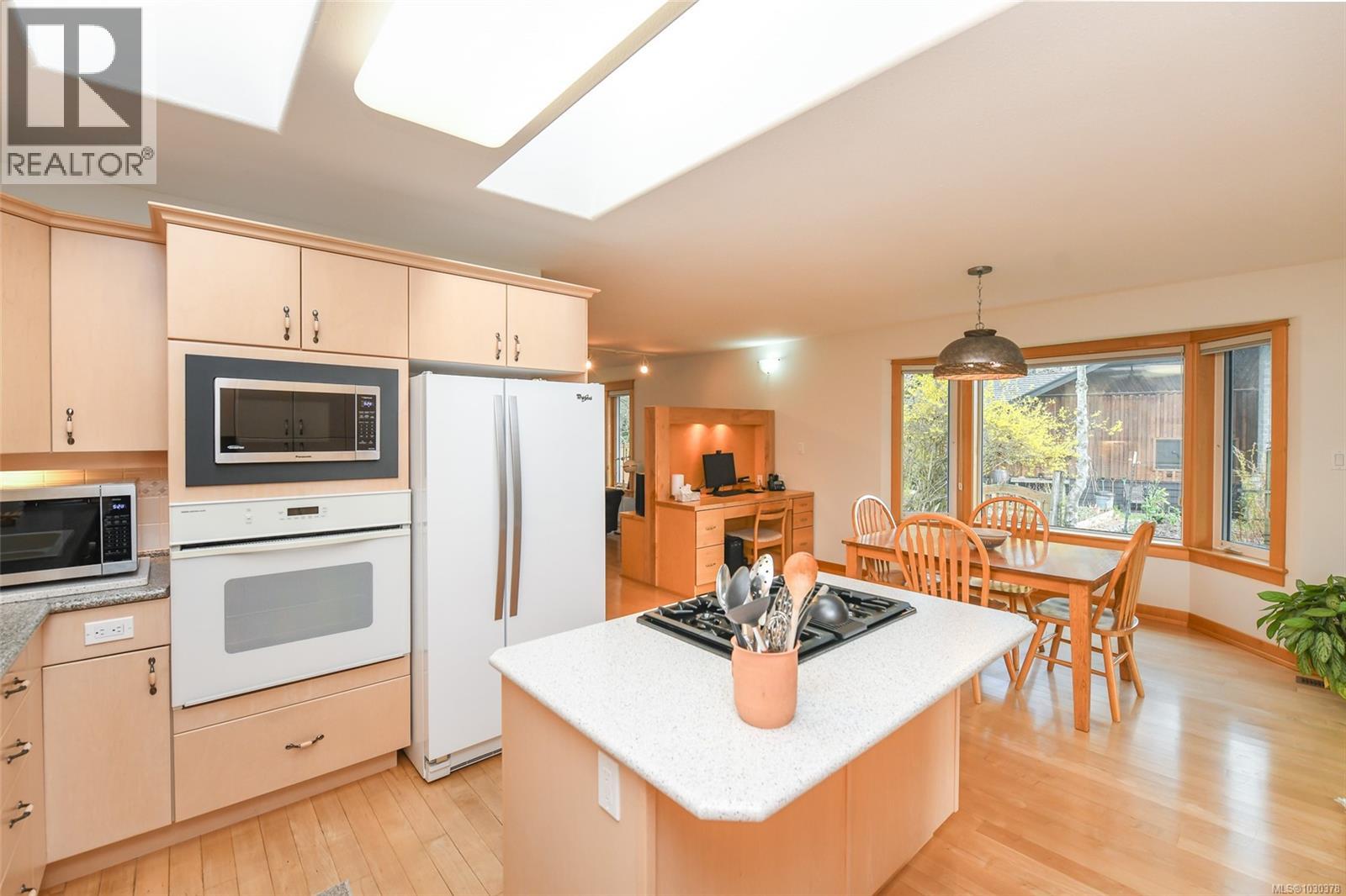 555 Haida St, Comox, British Columbia V9M 4A7 - Photo 30 - 1030378