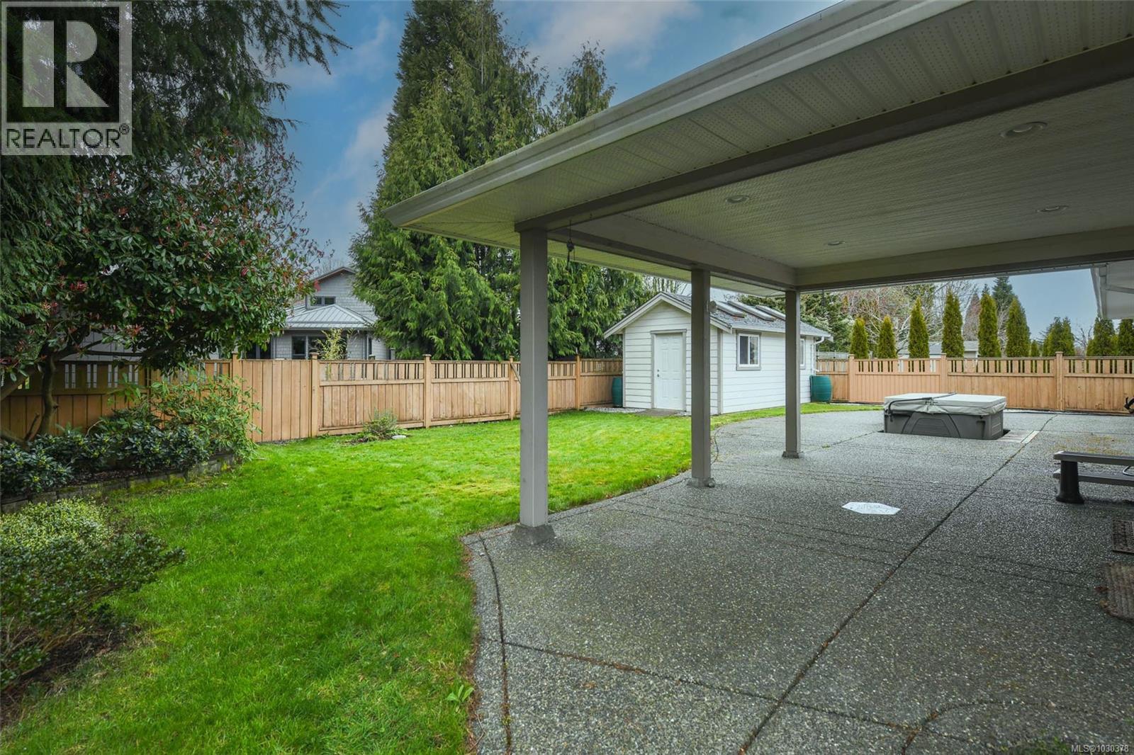 555 Haida St, Comox, British Columbia V9M 4A7 - Photo 2 - 1030378