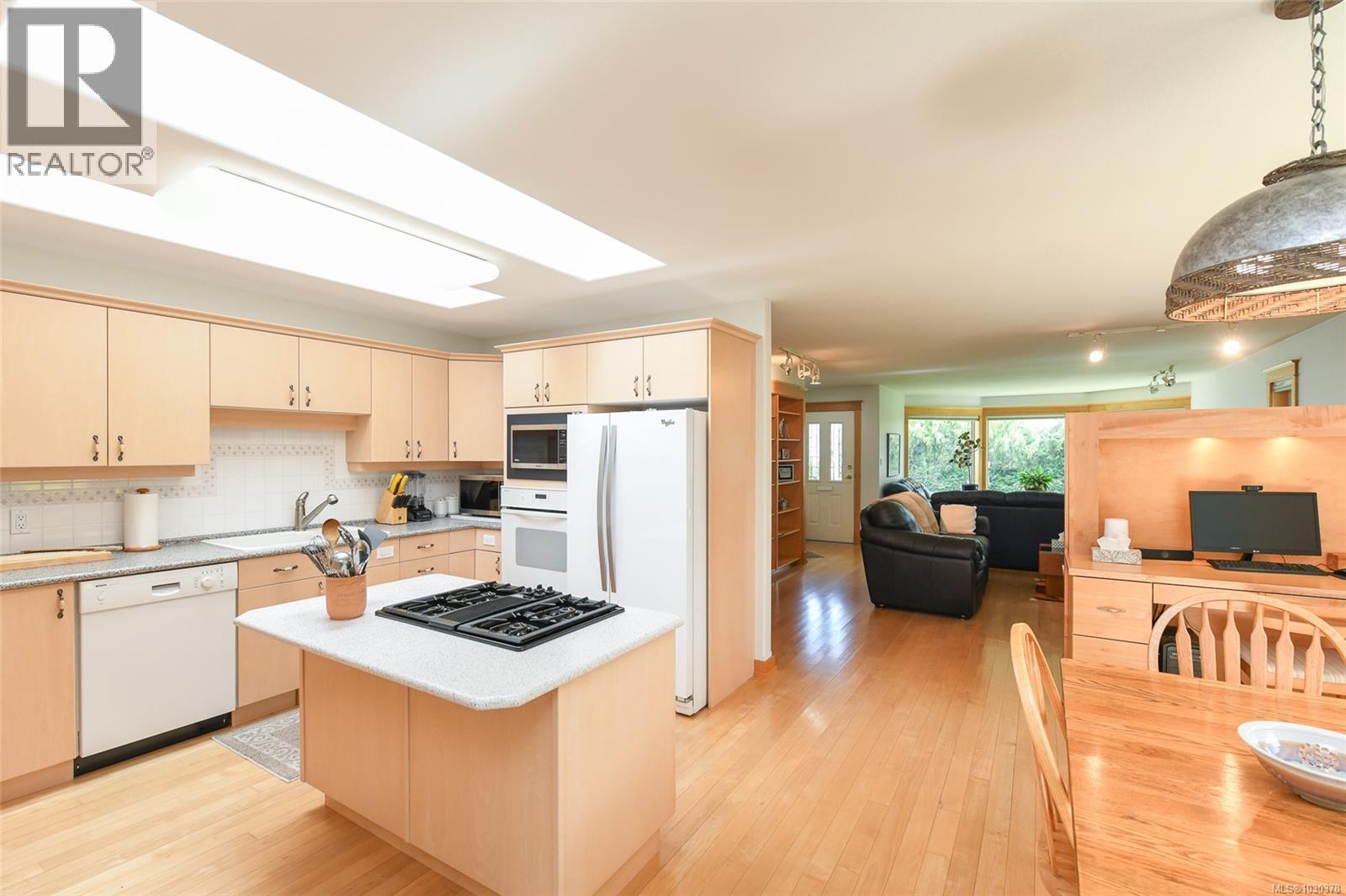 555 Haida St, Comox, British Columbia V9M 4A7 - Photo 35 - 1030378