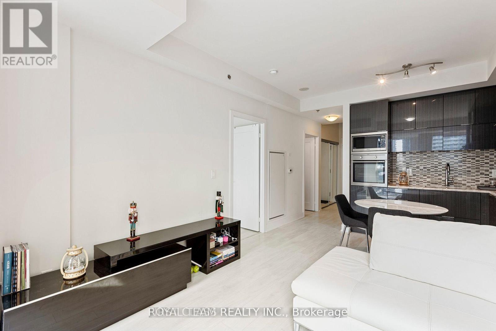 2408 - 318 Richmond Street W, Toronto, Ontario  M5V 0B4 - Photo 10 - C12956208