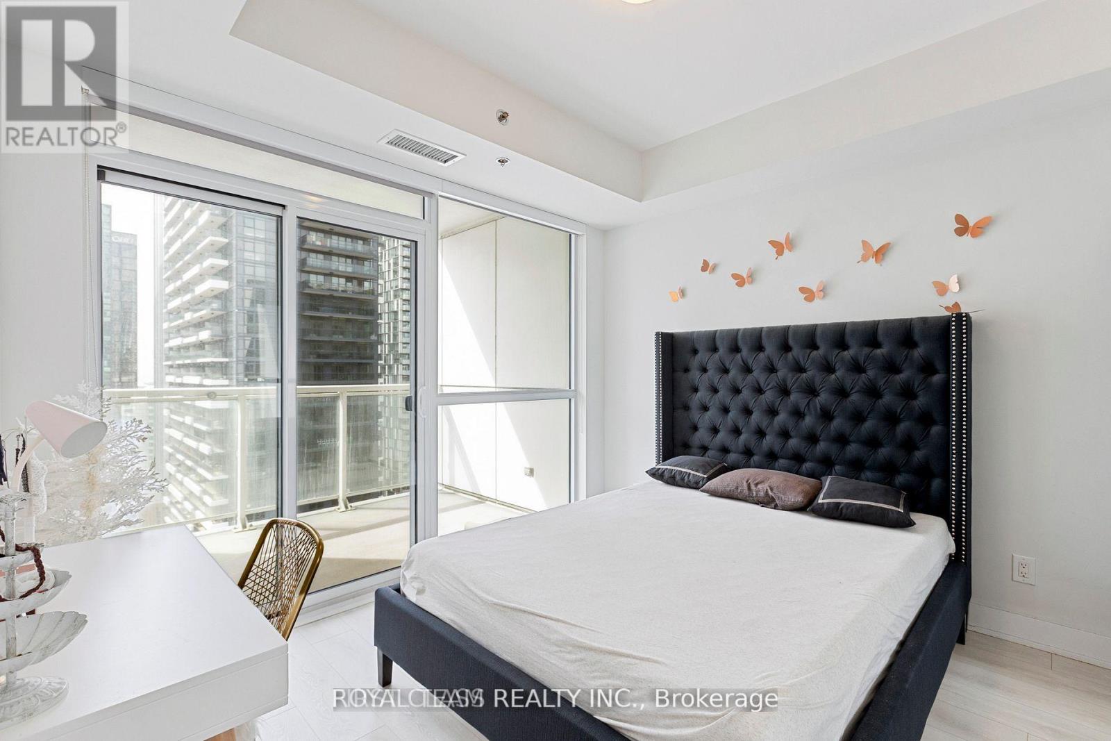 2408 - 318 Richmond Street W, Toronto, Ontario  M5V 0B4 - Photo 12 - C12956208