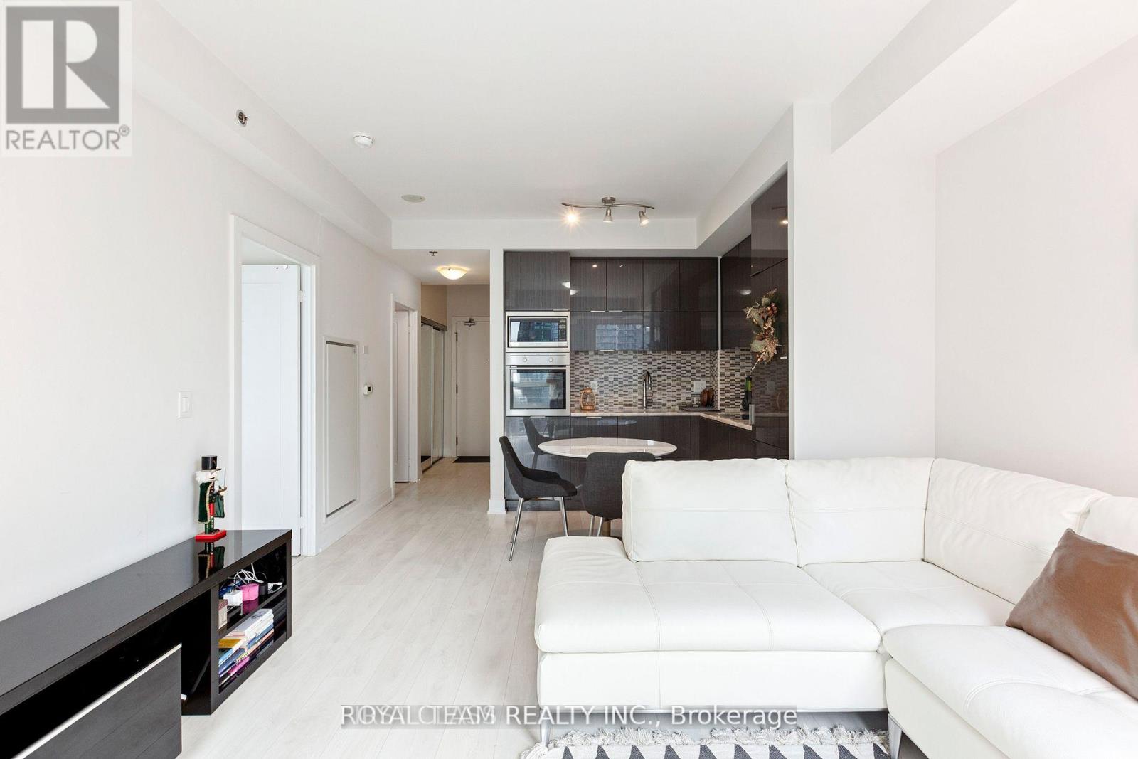 2408 - 318 Richmond Street W, Toronto, Ontario  M5V 0B4 - Photo 5 - C12956208