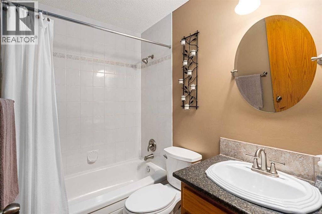 184 Sunmeadows Crescent Se, Calgary, Alberta  T2X 3H1 - Photo 12 - A2298313