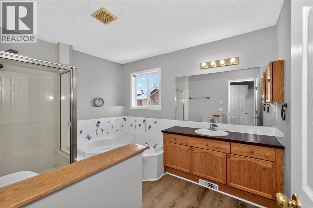 42 Royal Elm Drive NW, Calgary, Alberta  T3G 5P7 - Photo 18 - A2298552