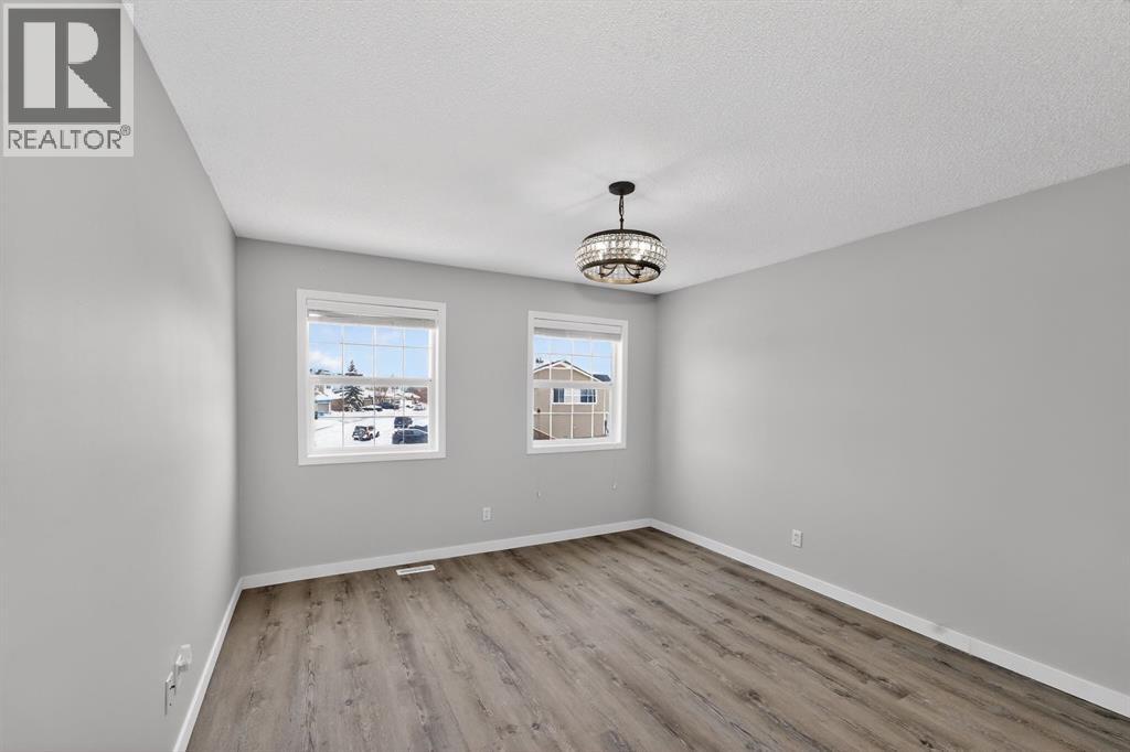 42 Royal Elm Drive NW, Calgary, Alberta  T3G 5P7 - Photo 13 - A2298552