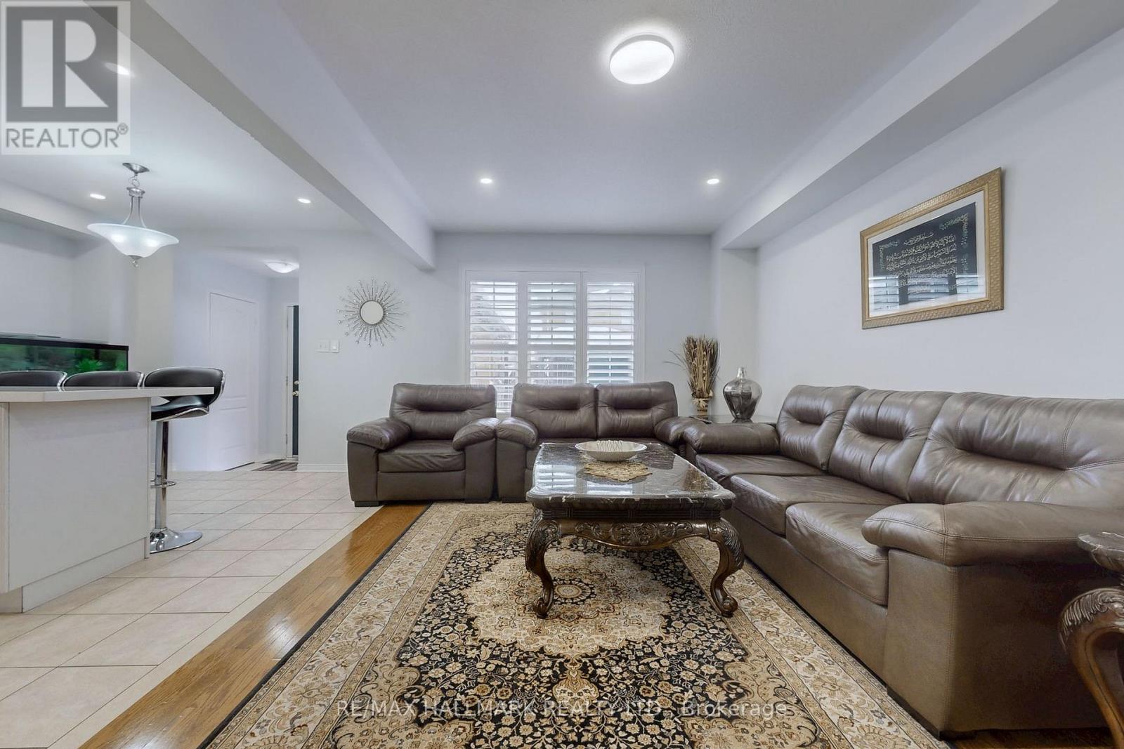 6 Blytheway Gate, Ajax, Ontario  L1T 0J5 - Photo 4 - E12956248