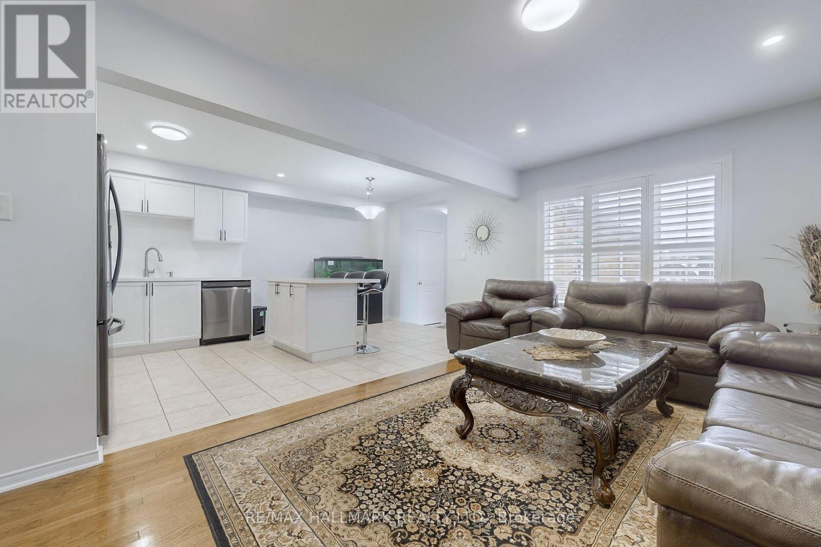 6 Blytheway Gate, Ajax, Ontario  L1T 0J5 - Photo 8 - E12956248