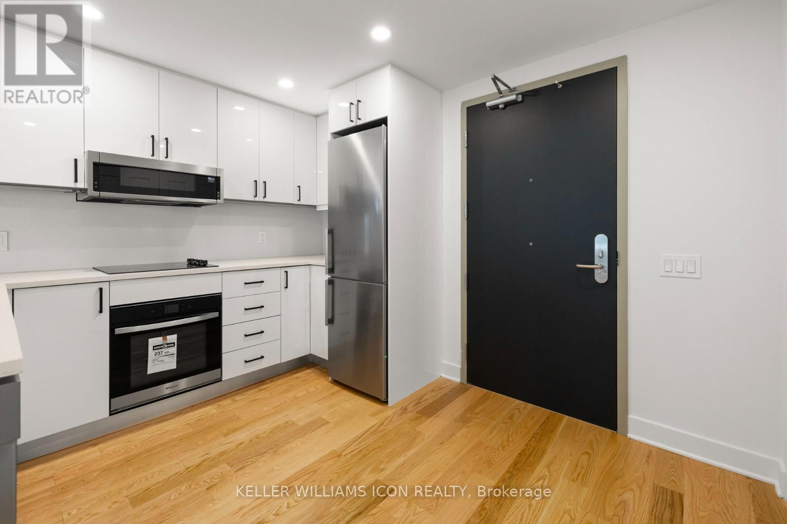 1405 - 180 George Street, Ottawa, Ontario  K1N 0G8 - Photo 2 - X12956202