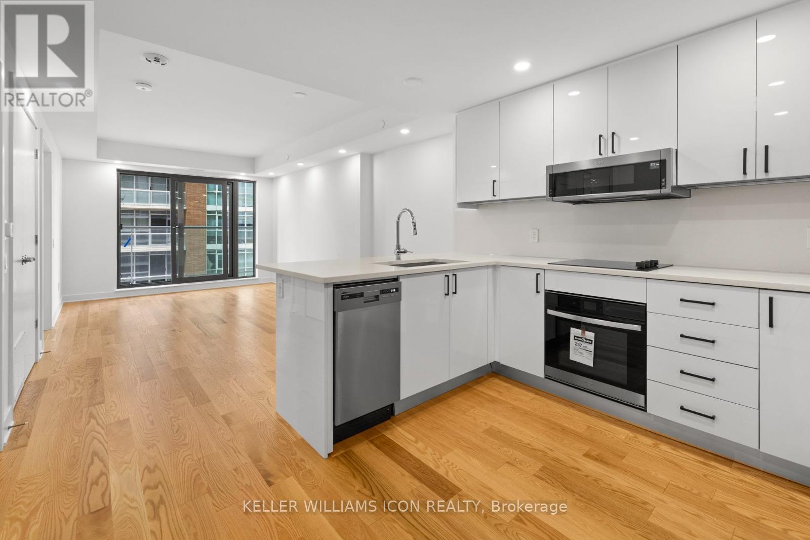 1405 - 180 George Street, Ottawa, Ontario  K1N 0G8 - Photo 3 - X12956202