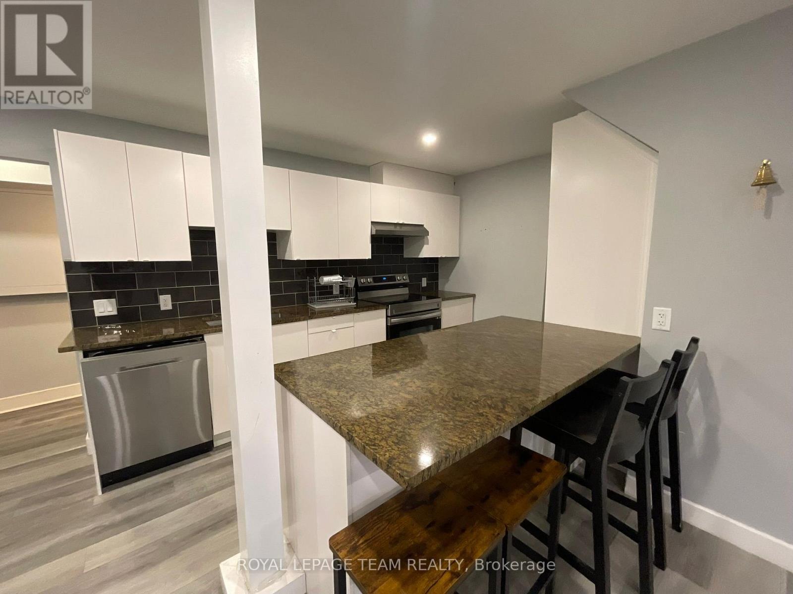 Unit 3 - 47 Riverdale Avenue, Ottawa, Ontario K1S 1P9 - Photo 3 - X12956212