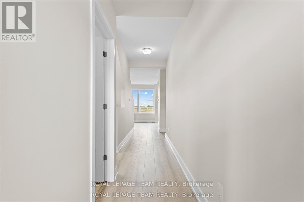 343 Cantering Drive, Ottawa, Ontario K0A 2Z0 - Photo 3 - X12956214