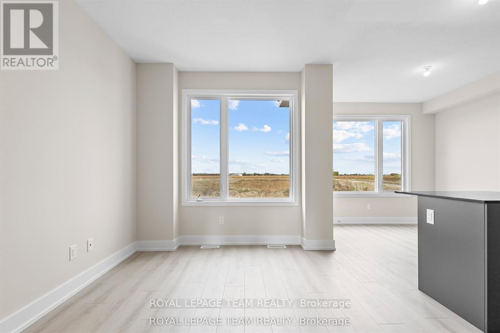 343 Cantering Drive, Ottawa, Ontario K0A 2Z0 - Photo 4 - X12956214
