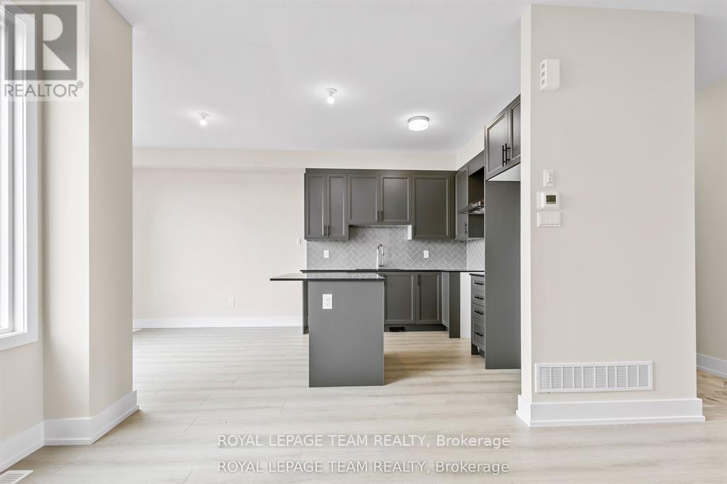 343 Cantering Drive, Ottawa, Ontario K0A 2Z0 - Photo 7 - X12956214