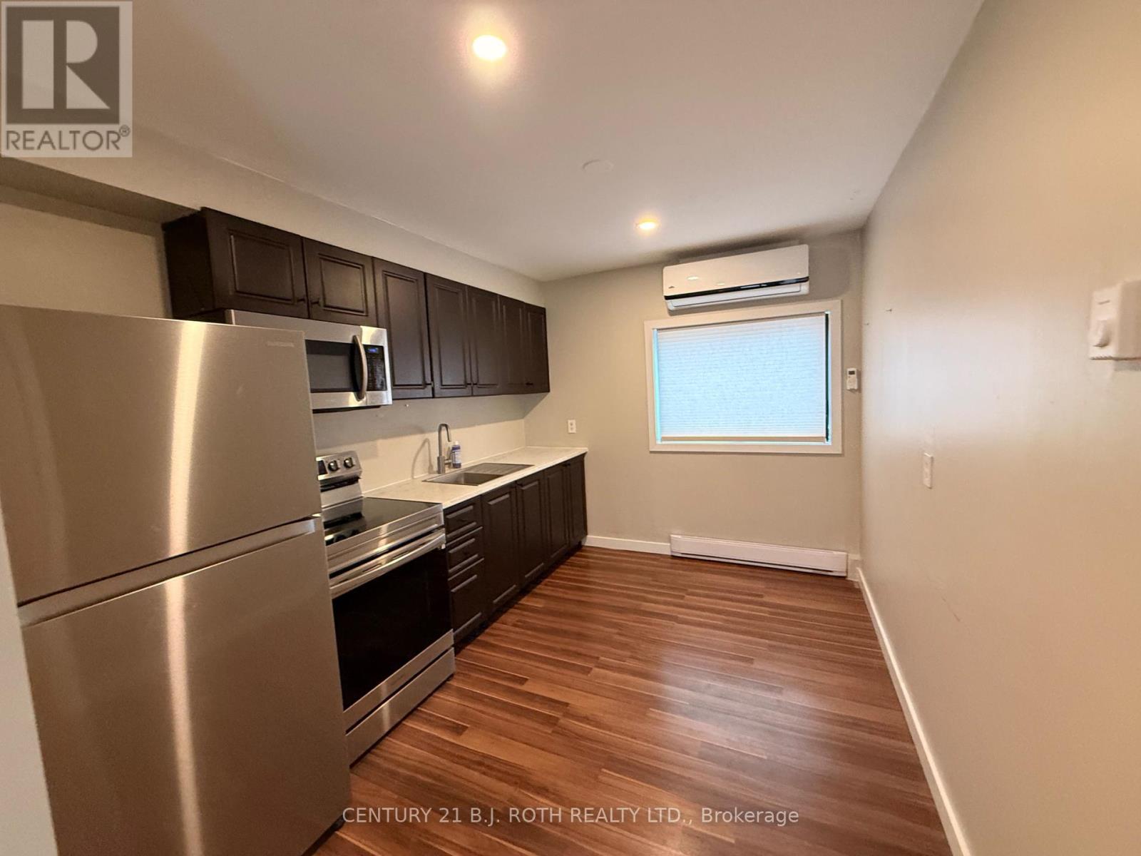 Back Unit - 109 Toronto Street, Barrie, Ontario  L4N 1V1 - Photo 6 - S12956242