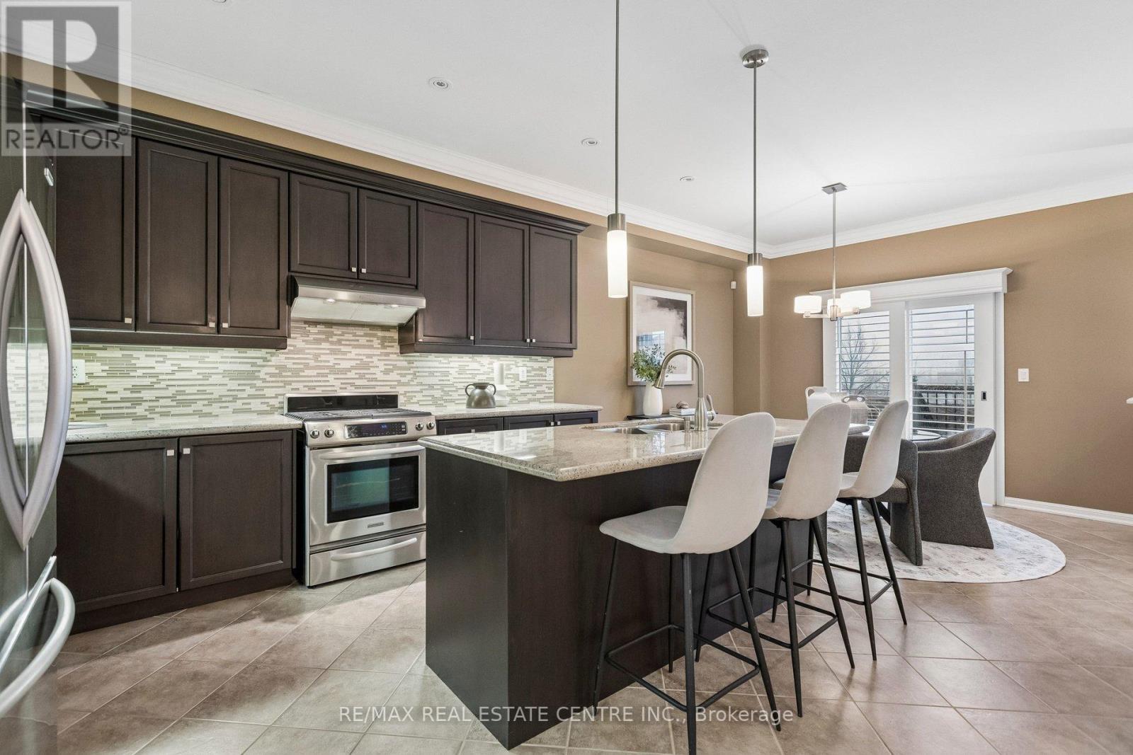 700 Caldwell Crescent, Milton, Ontario  L9T 0H6 - Photo 11 - W12956200