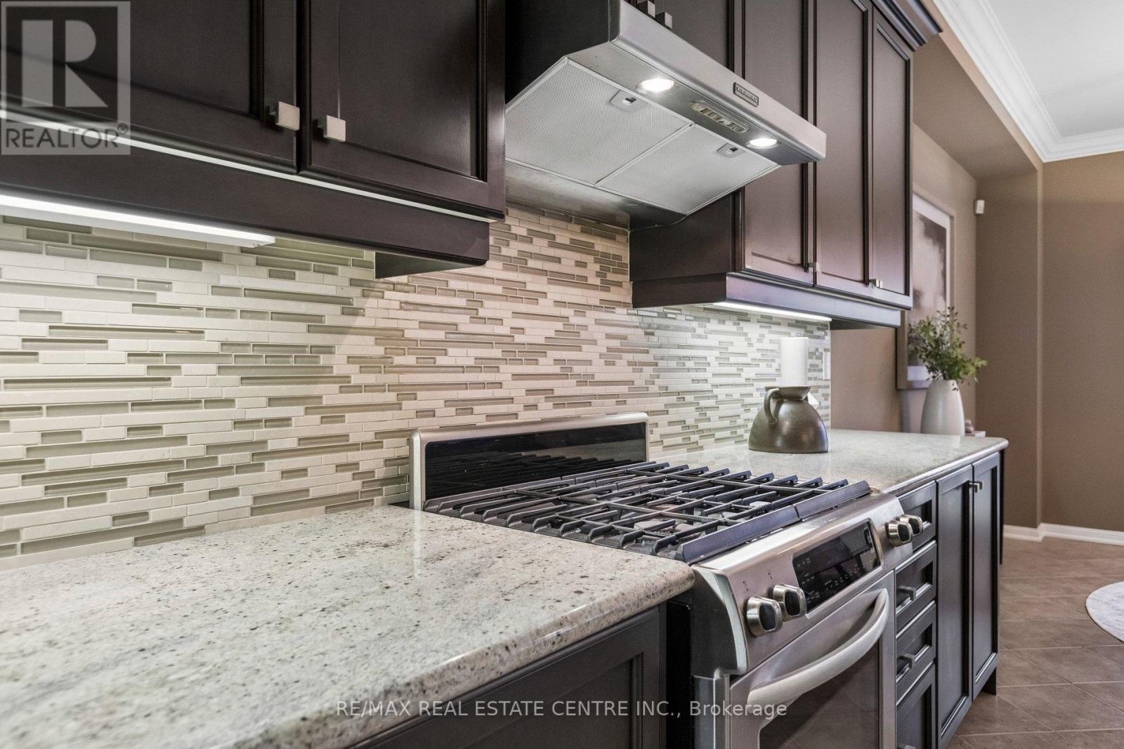 700 Caldwell Crescent, Milton, Ontario  L9T 0H6 - Photo 13 - W12956200