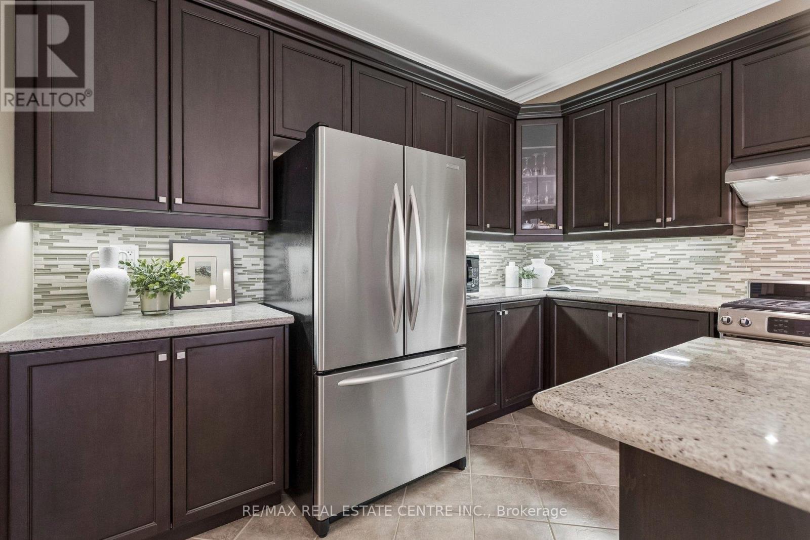 700 Caldwell Crescent, Milton, Ontario  L9T 0H6 - Photo 14 - W12956200