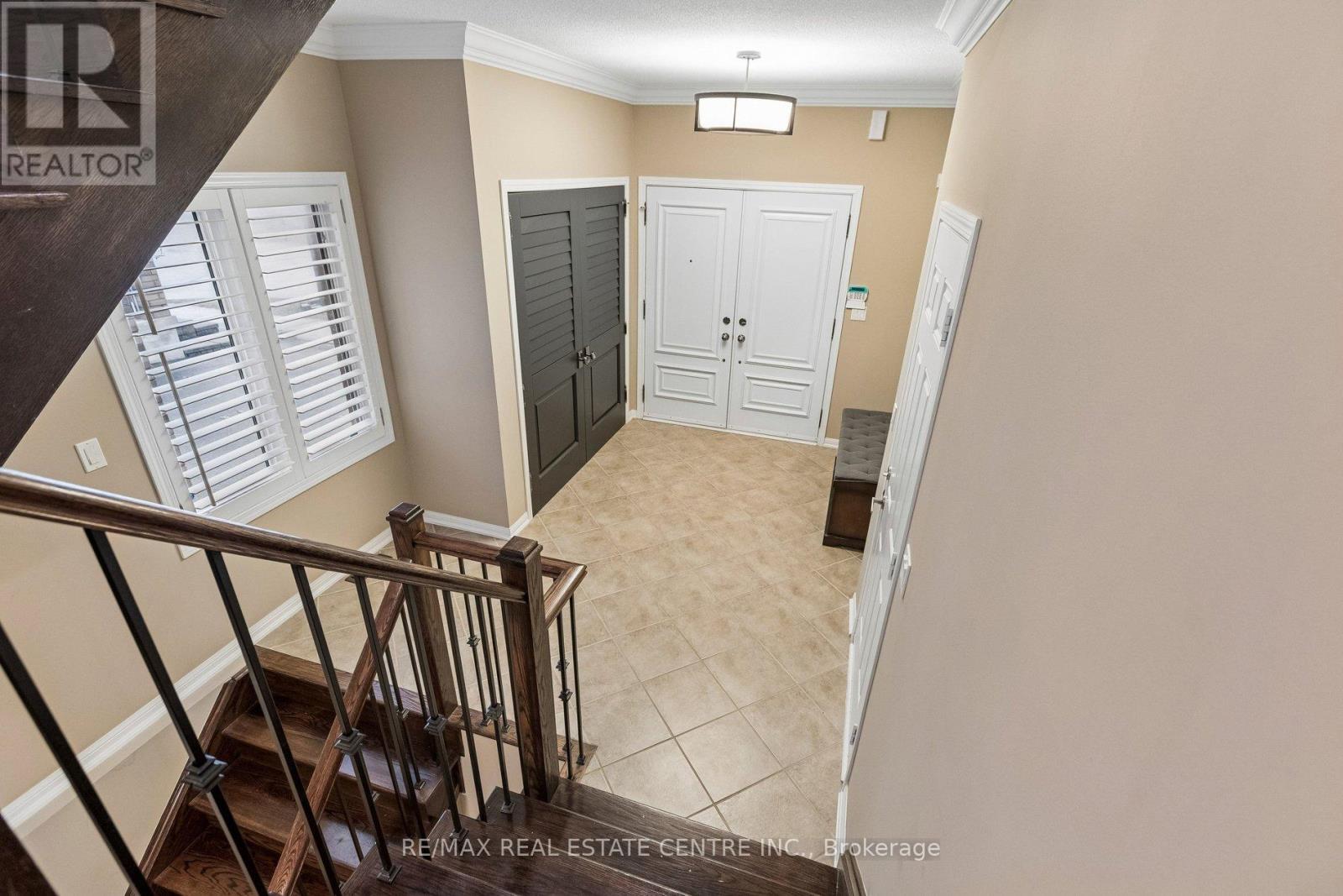 700 Caldwell Crescent, Milton, Ontario  L9T 0H6 - Photo 2 - W12956200