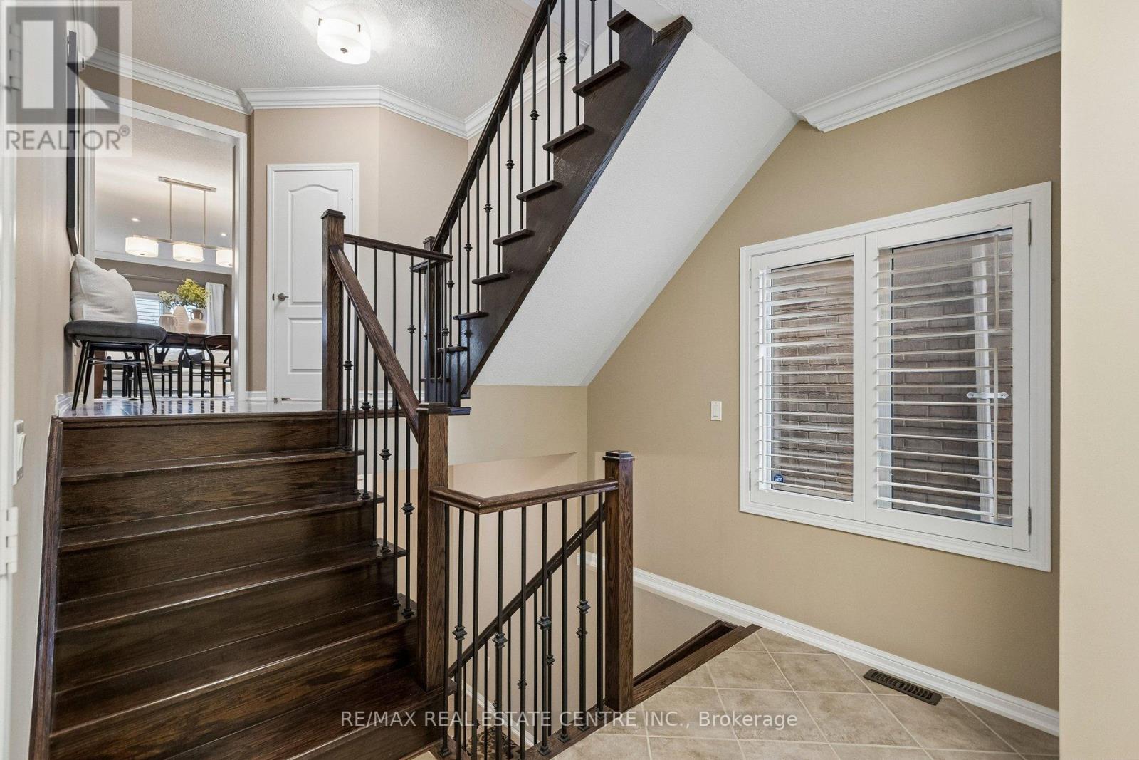 700 Caldwell Crescent, Milton, Ontario  L9T 0H6 - Photo 3 - W12956200