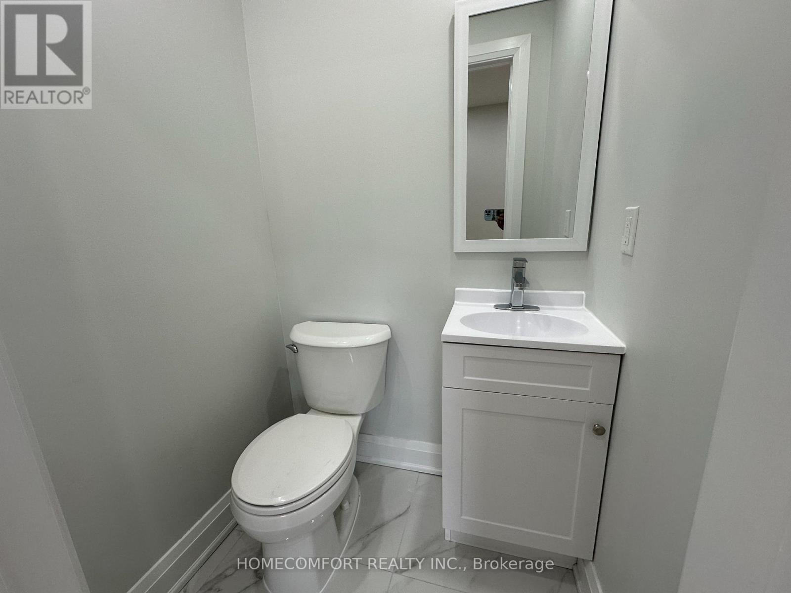 Main Floor - 211 Osler Street, Toronto, Ontario  M6N 2Z2 - Photo 17 - W12956210