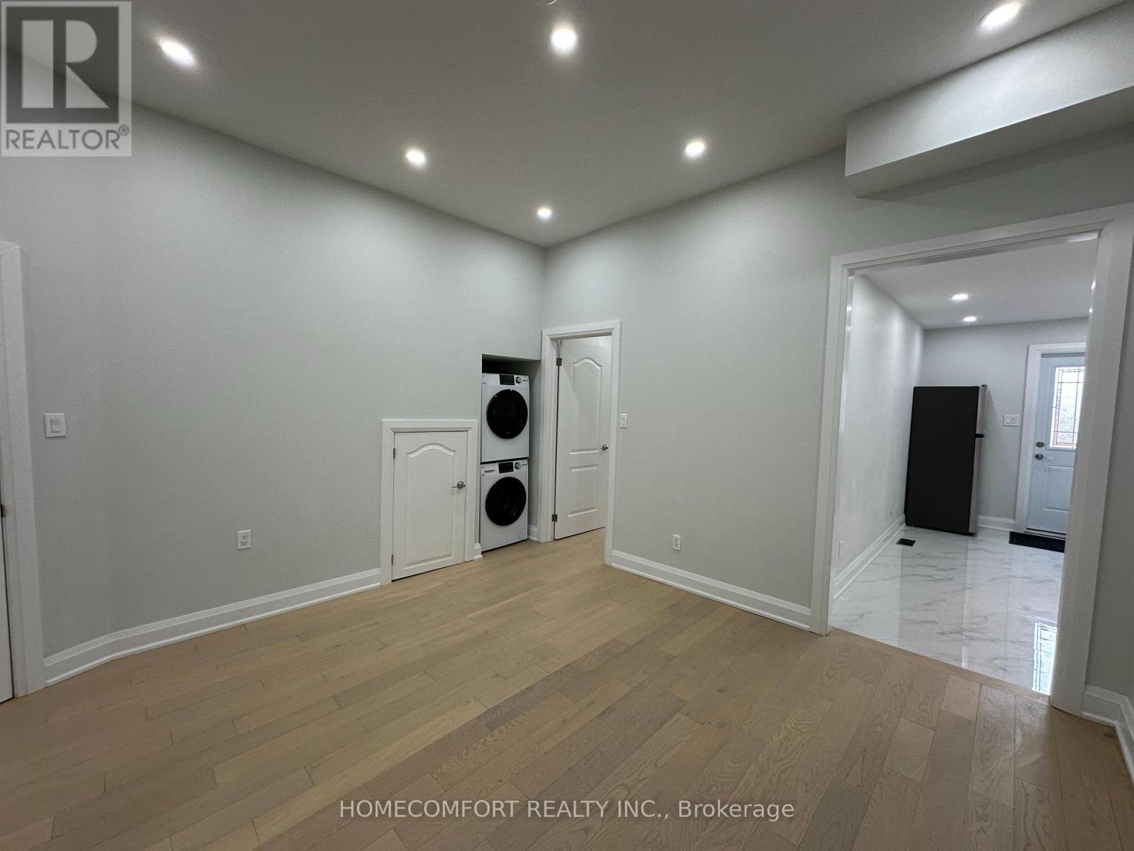 Main Floor - 211 Osler Street, Toronto, Ontario  M6N 2Z2 - Photo 4 - W12956210