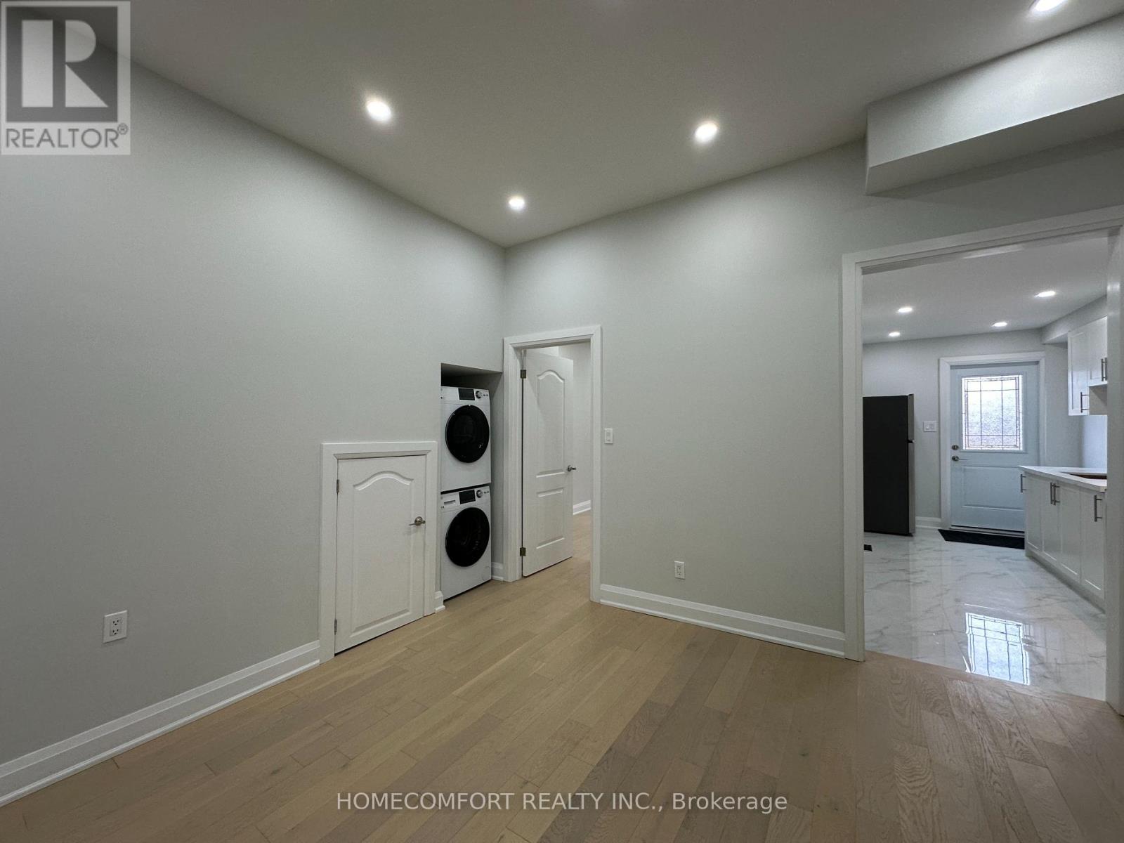 Main Floor - 211 Osler Street, Toronto, Ontario  M6N 2Z2 - Photo 5 - W12956210