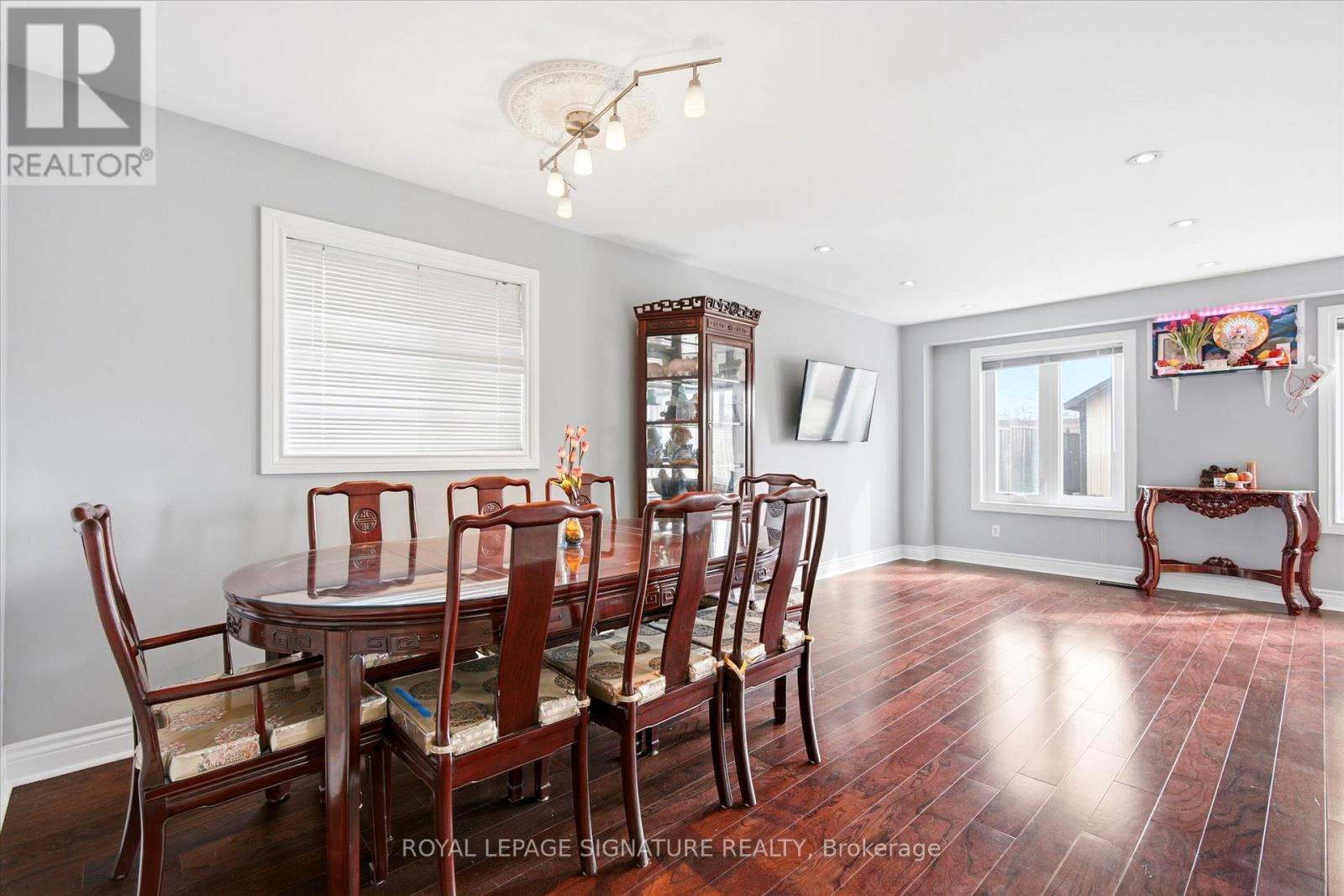 85 Vivians Crescent, Brampton, Ontario  L6Y 4V2 - Photo 4 - W12956228