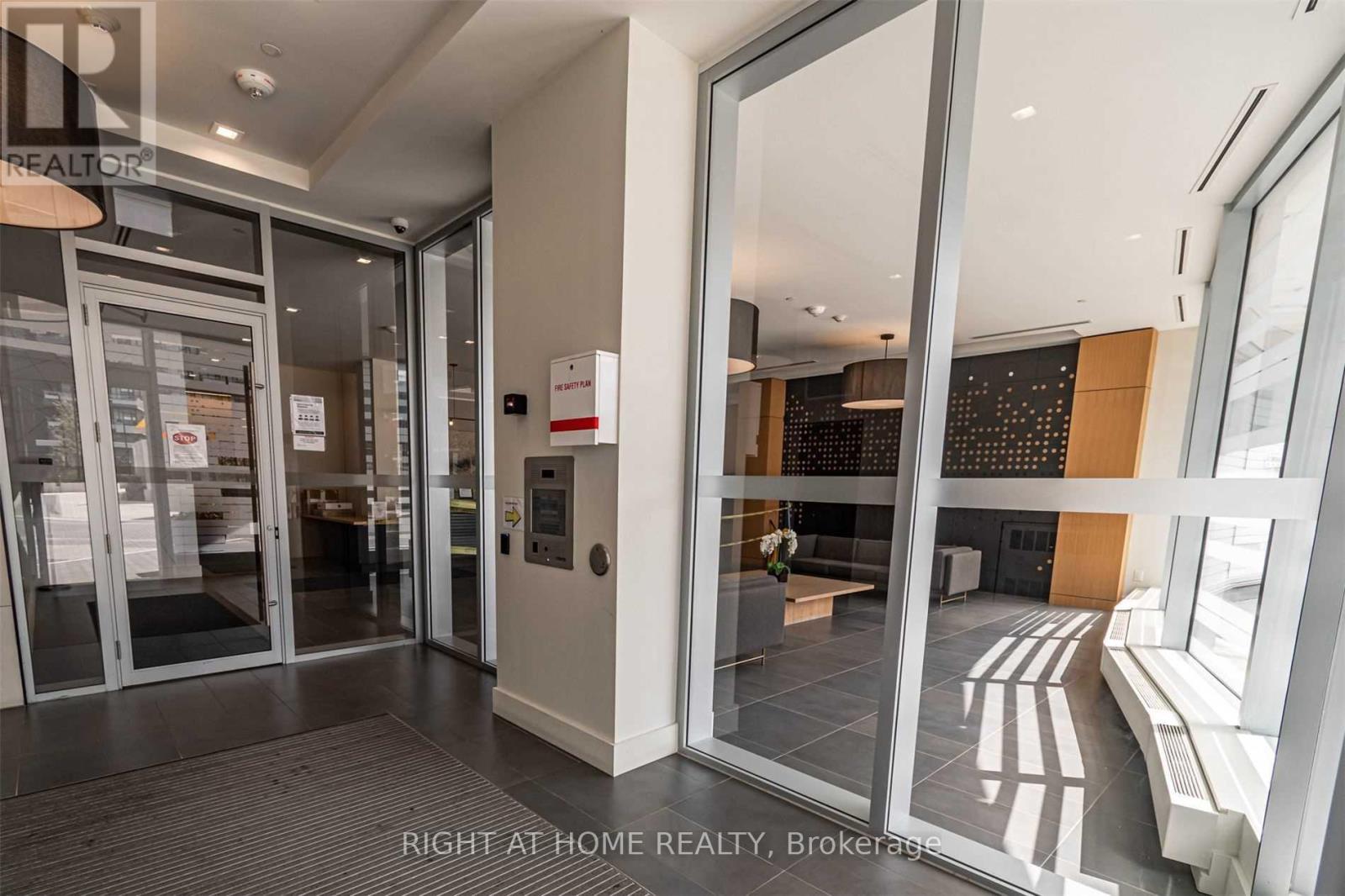 1901 - 2520 Eglinton Avenue W, Mississauga, Ontario  L5M 0Y4 - Photo 21 - W12956250