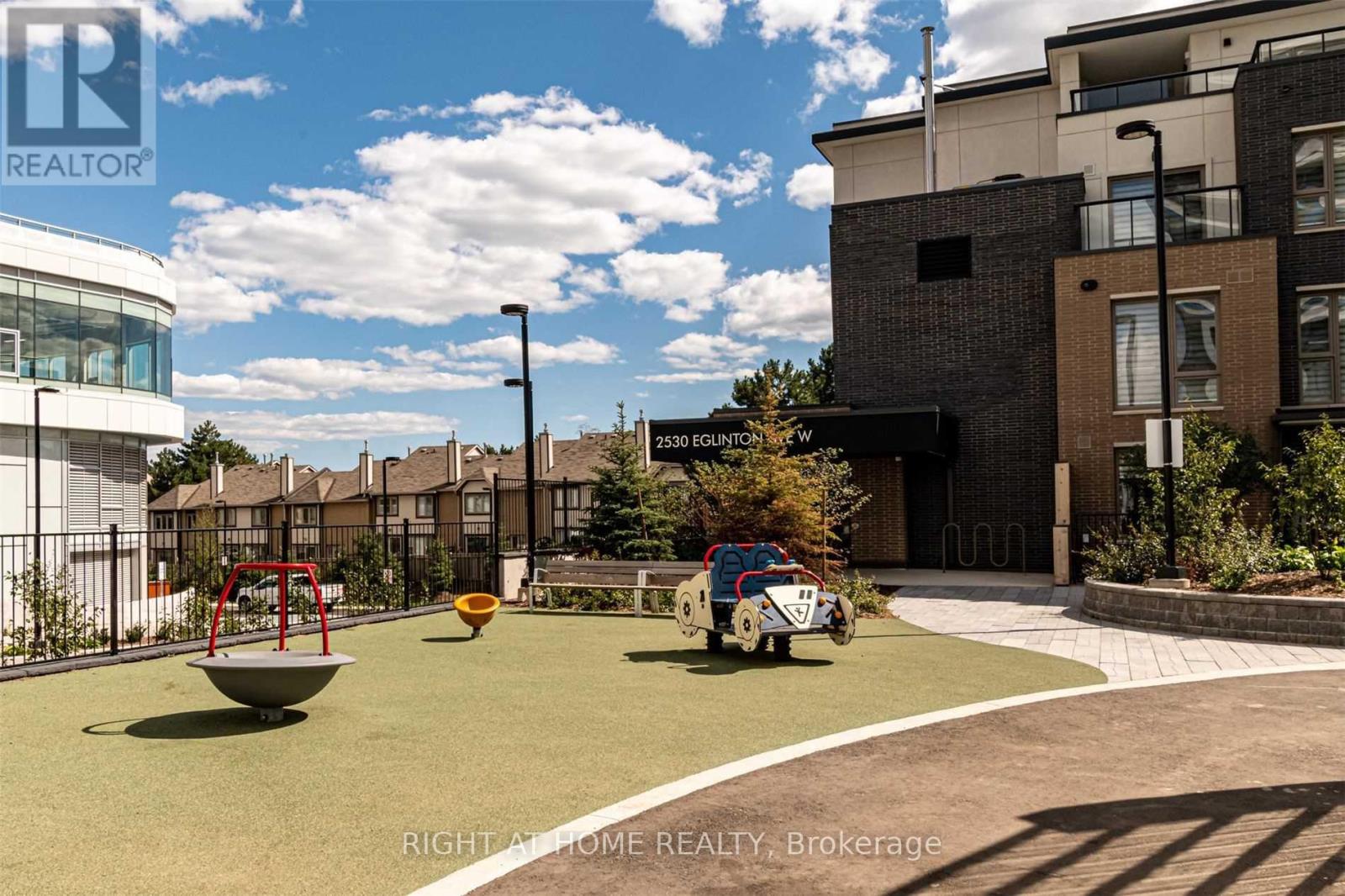 1901 - 2520 Eglinton Avenue W, Mississauga, Ontario  L5M 0Y4 - Photo 27 - W12956250
