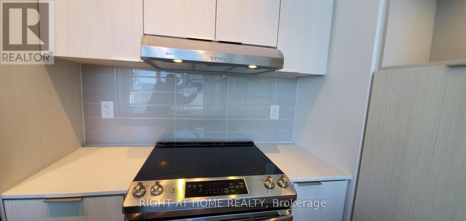 1901 - 2520 Eglinton Avenue W, Mississauga, Ontario  L5M 0Y4 - Photo 34 - W12956250