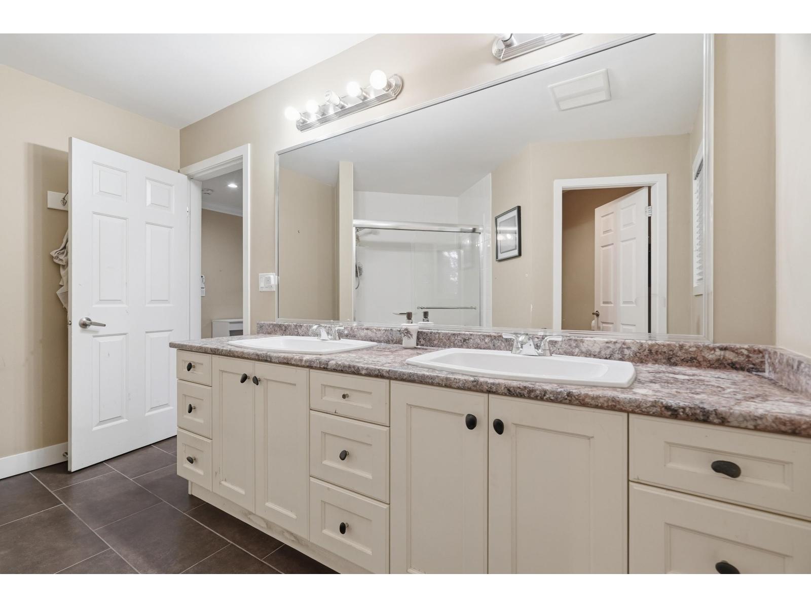 2890 202 Street, Langley, British Columbia  V2Z 2B9 - Photo 20 - R3106614