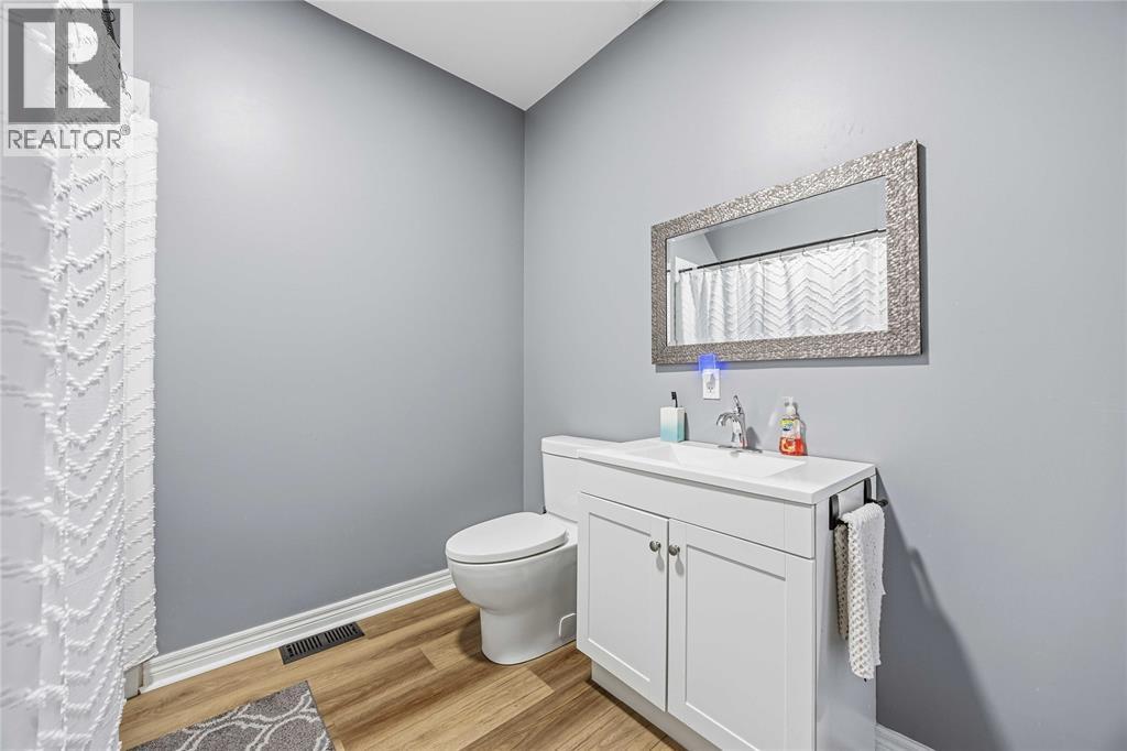 2565 Elizabeth Street, Oil Springs, Ontario  N0N 1P0 - Photo 21 - 26007048