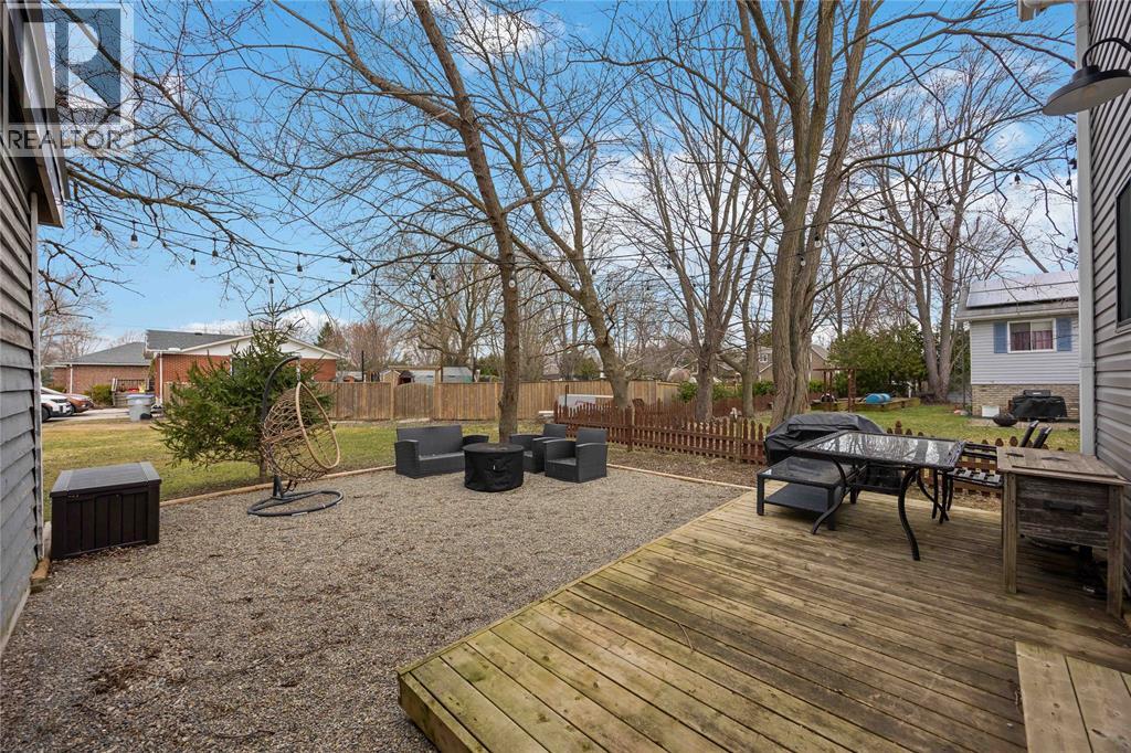 2565 Elizabeth Street, Oil Springs, Ontario  N0N 1P0 - Photo 9 - 26007048