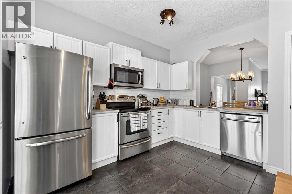 10796 Hidden Valley Drive NW, Calgary, Alberta  T3A 5H6 - Photo 17 - A2297888