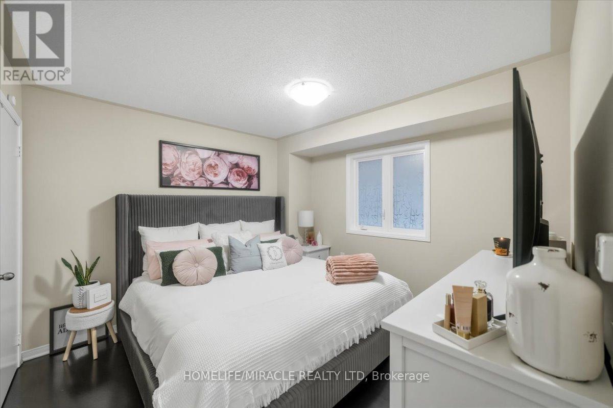 8 Lowes Hill Circle, Caledon, Ontario  L7C 4H4 - Photo 9 - W12956234